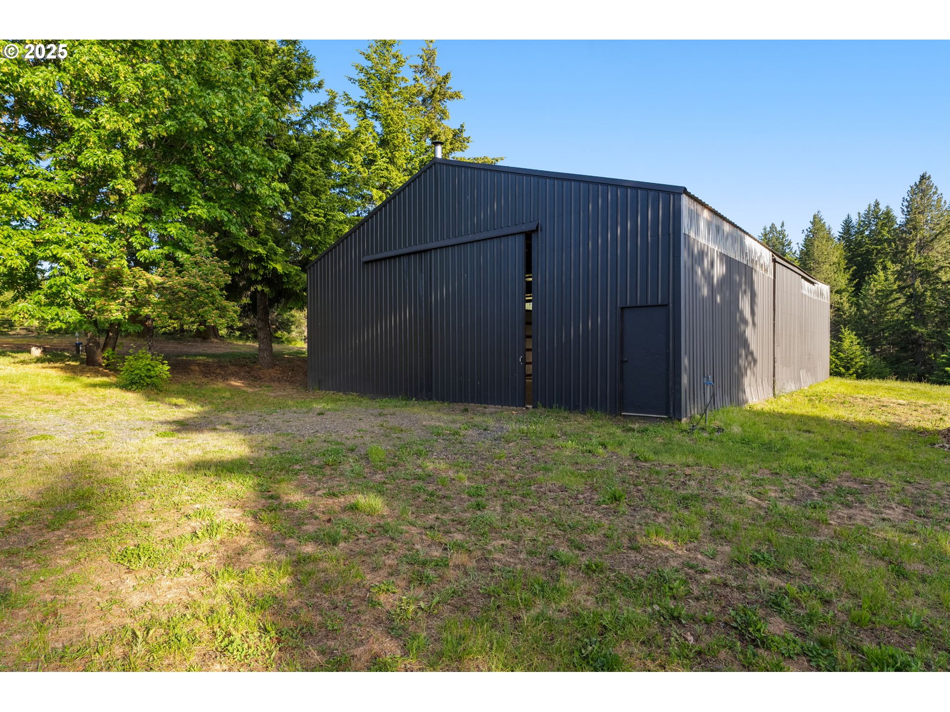 1353 Snowden RD