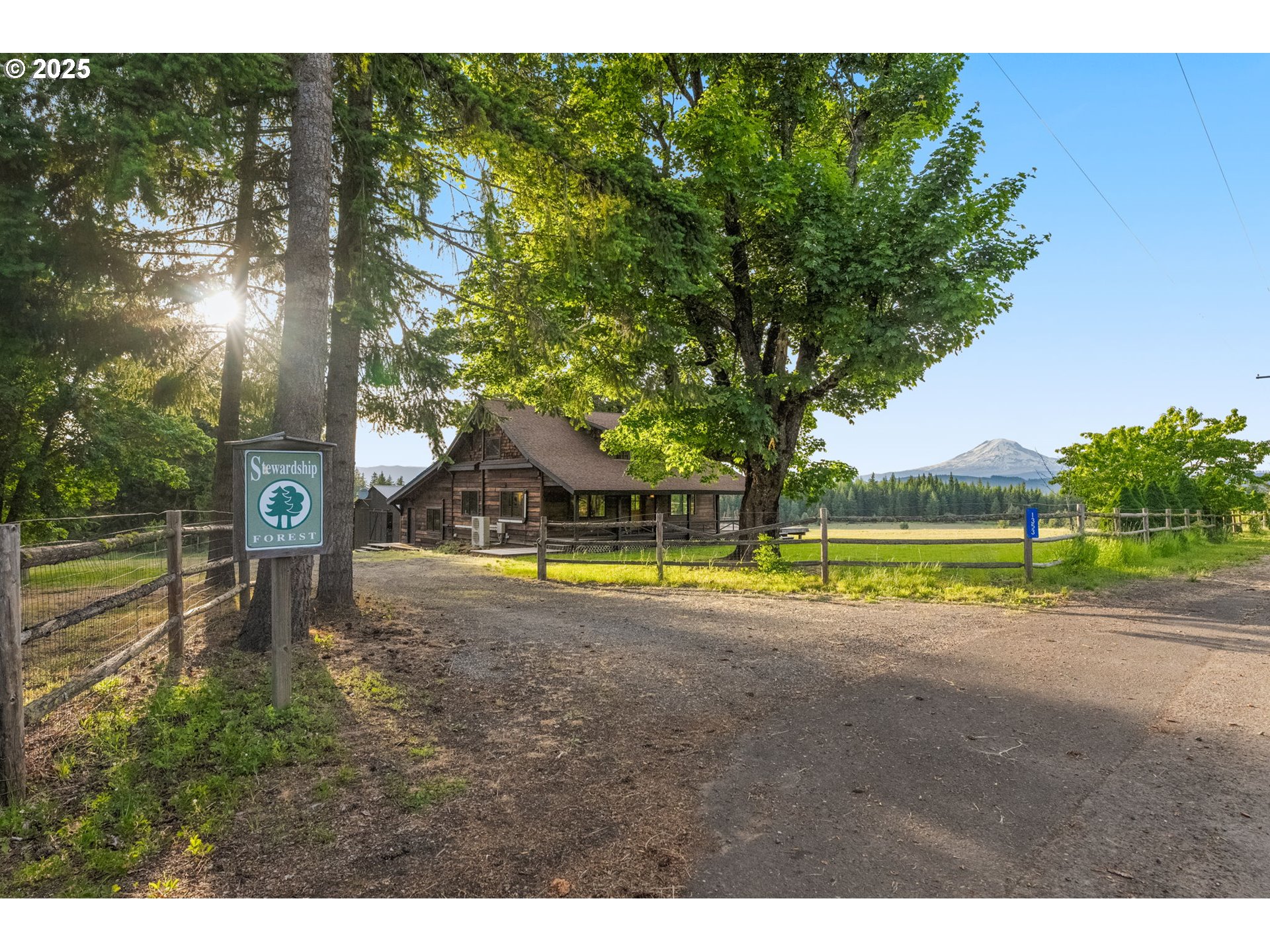 1353 Snowden RD