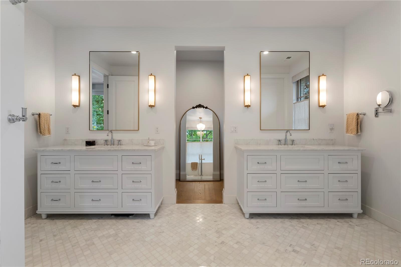 2515 S Milwaukee Street