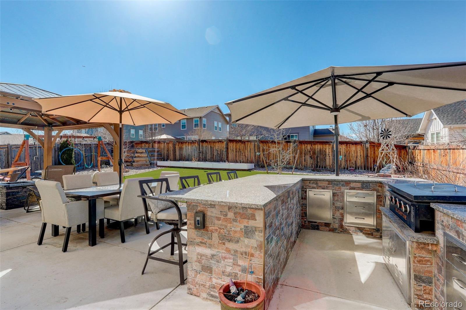 15683 Elizabeth Street