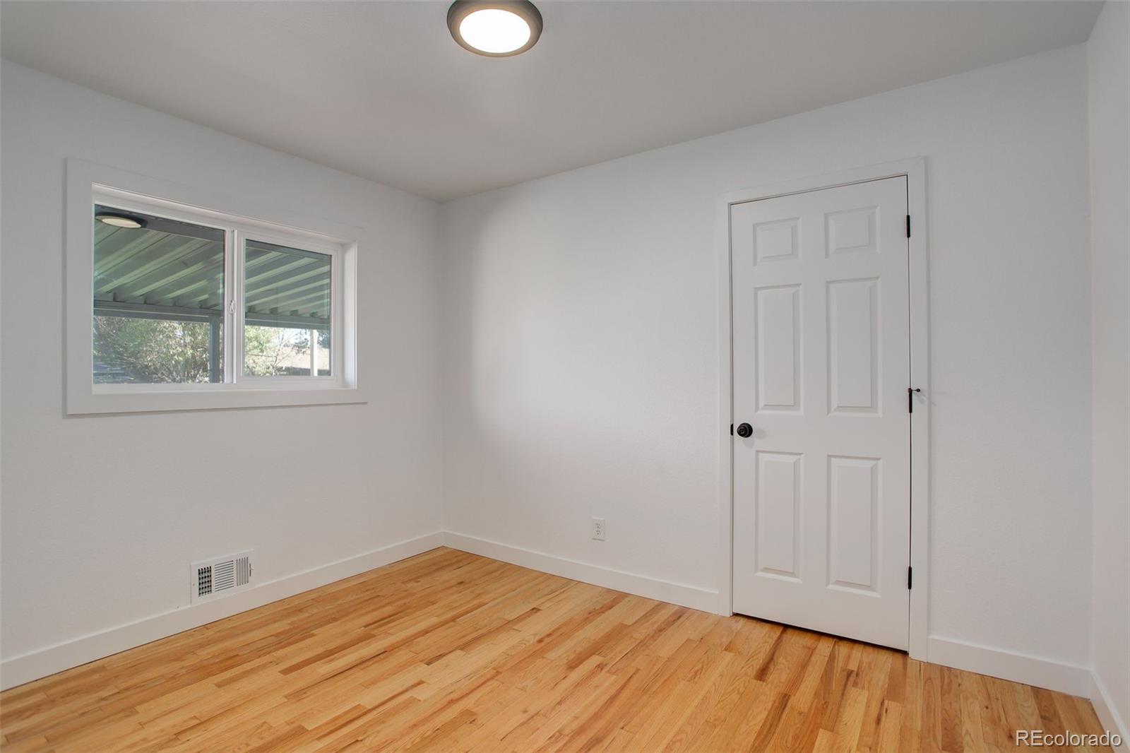 1978 S Raleigh Street