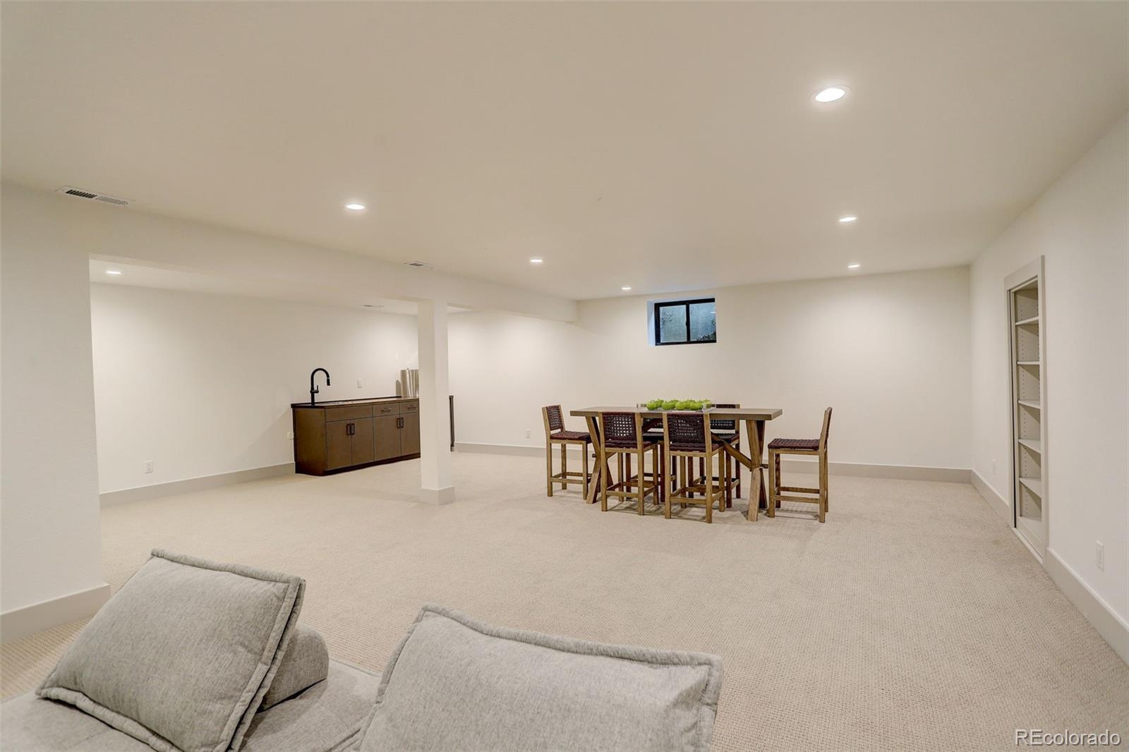 3888 S Jasmine Street