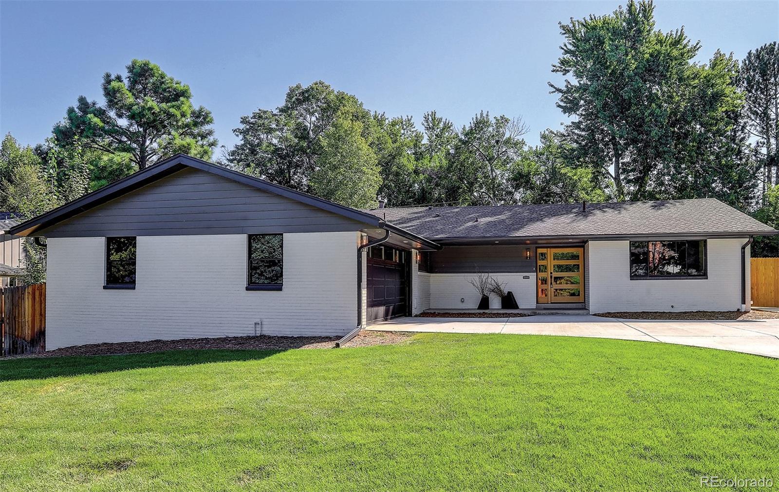 3888 S Jasmine Street