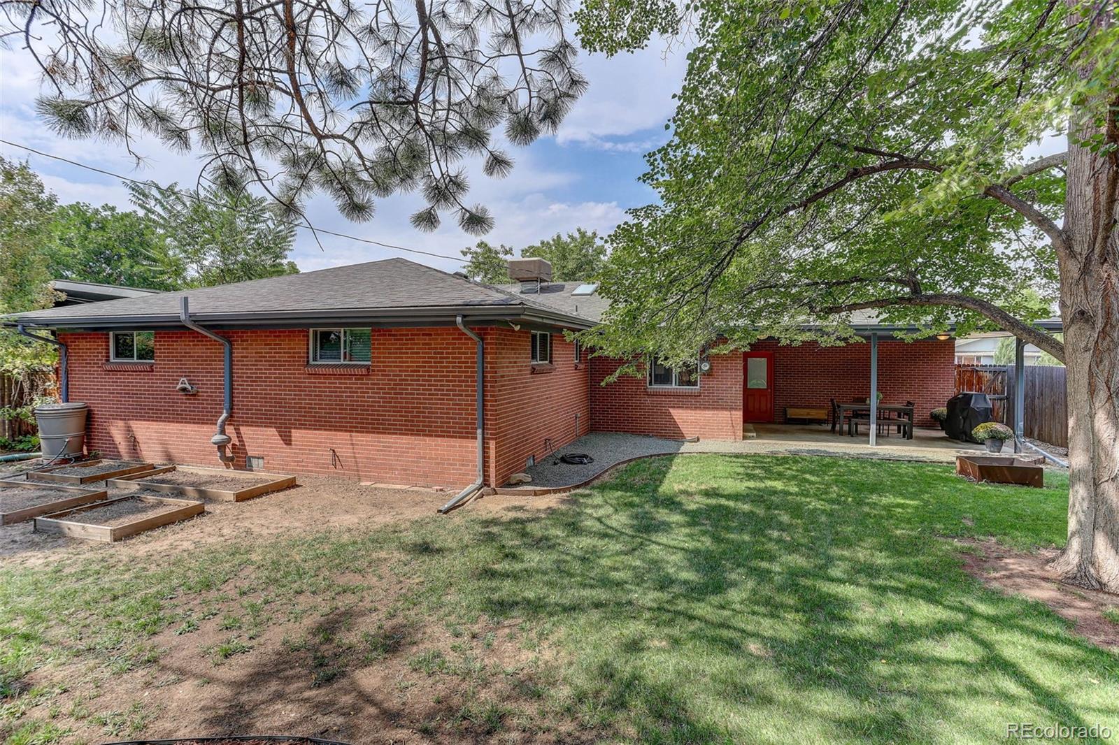 2140 E Columbia Place