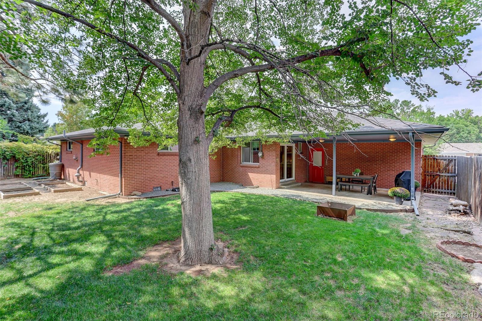 2140 E Columbia Place