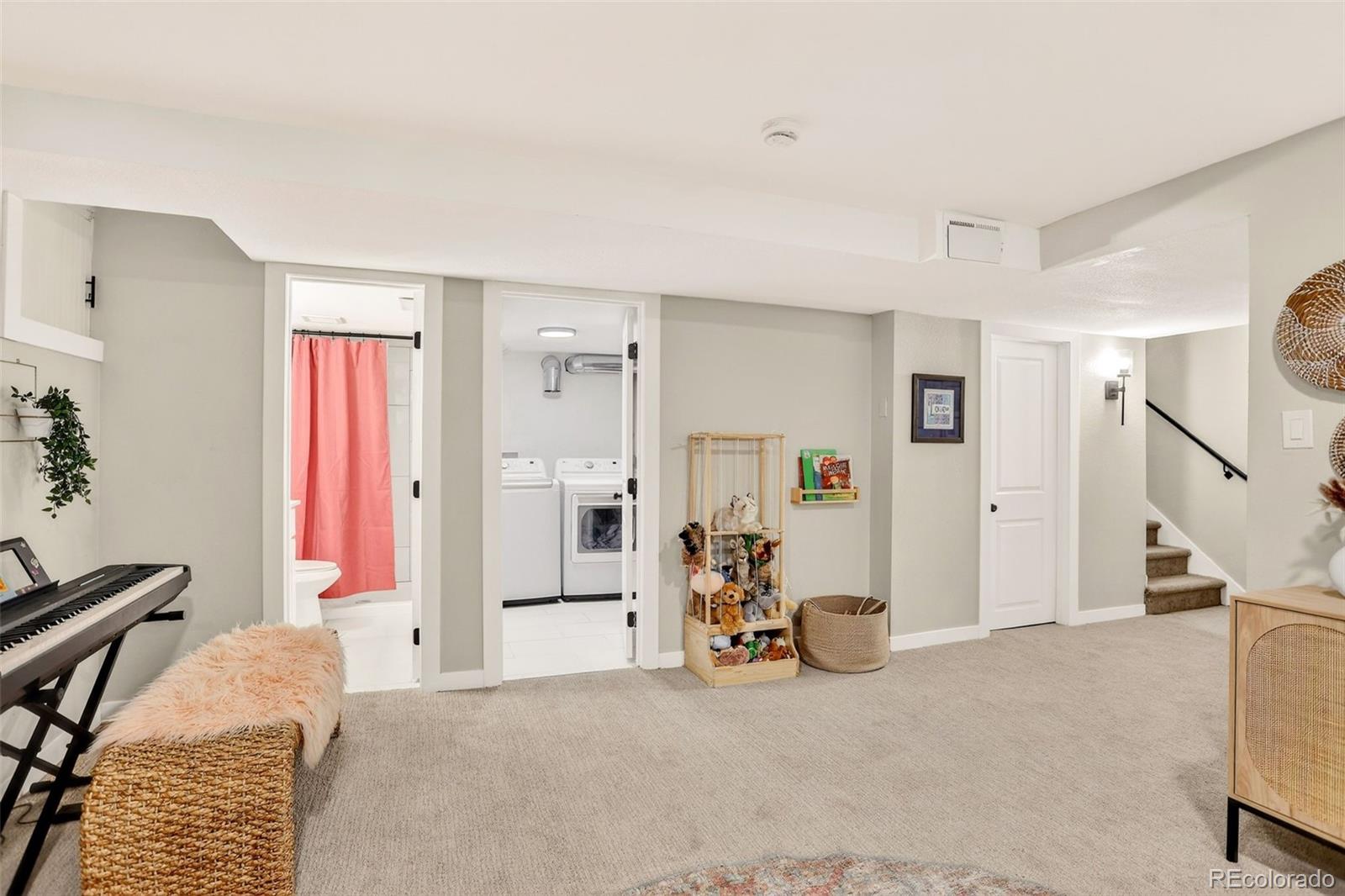 2732 S Downing Circle