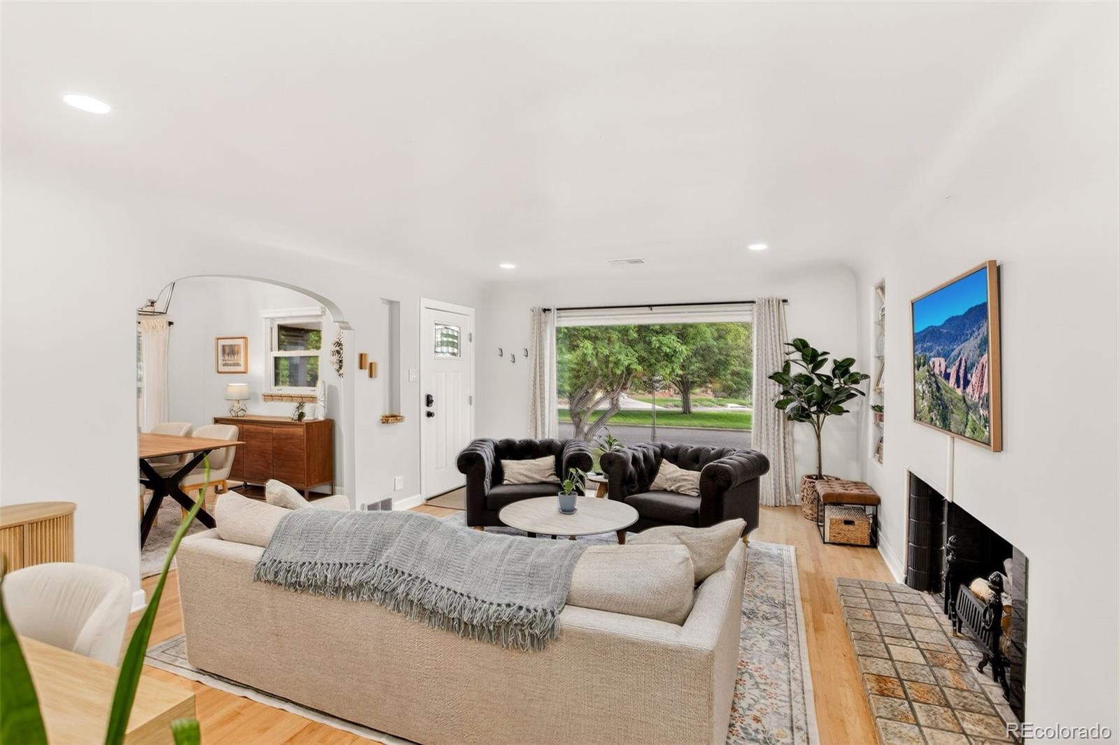 2732 S Downing Circle