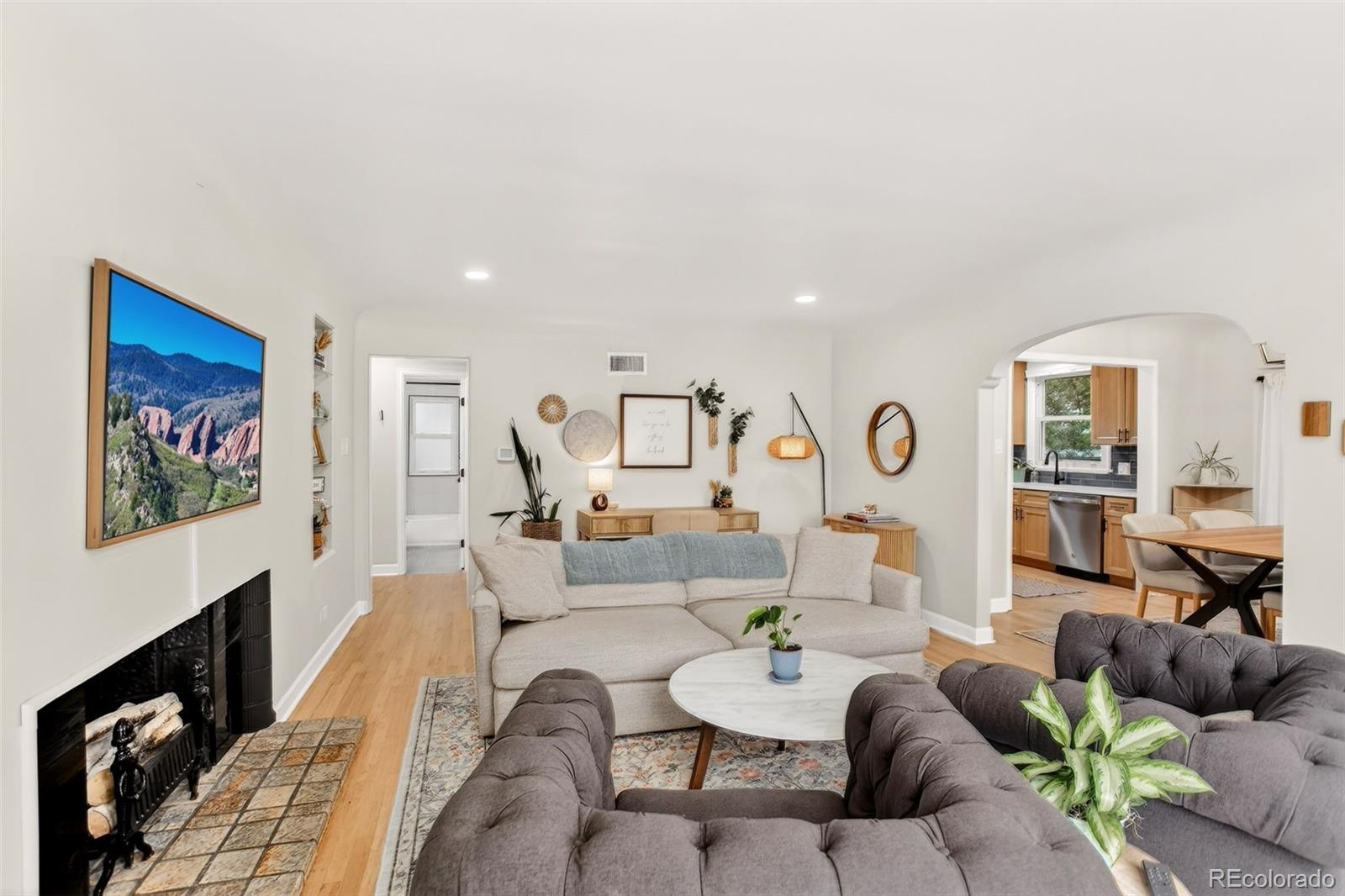 2732 S Downing Circle
