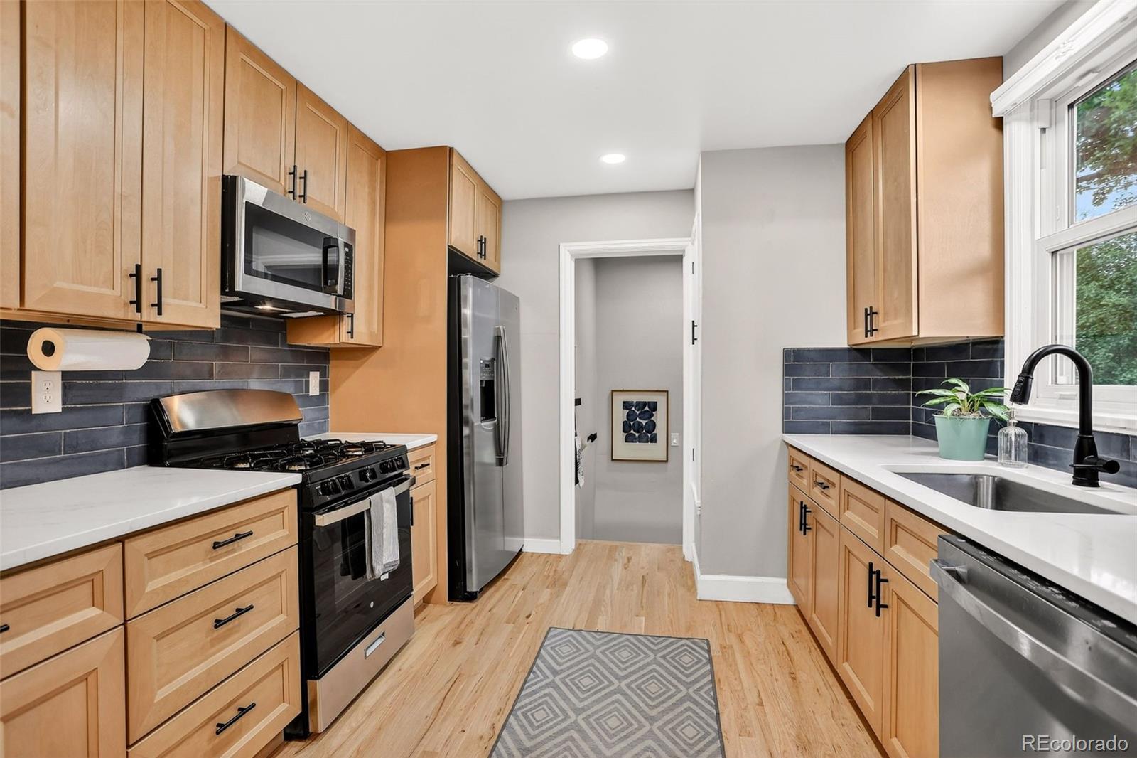 2732 S Downing Circle