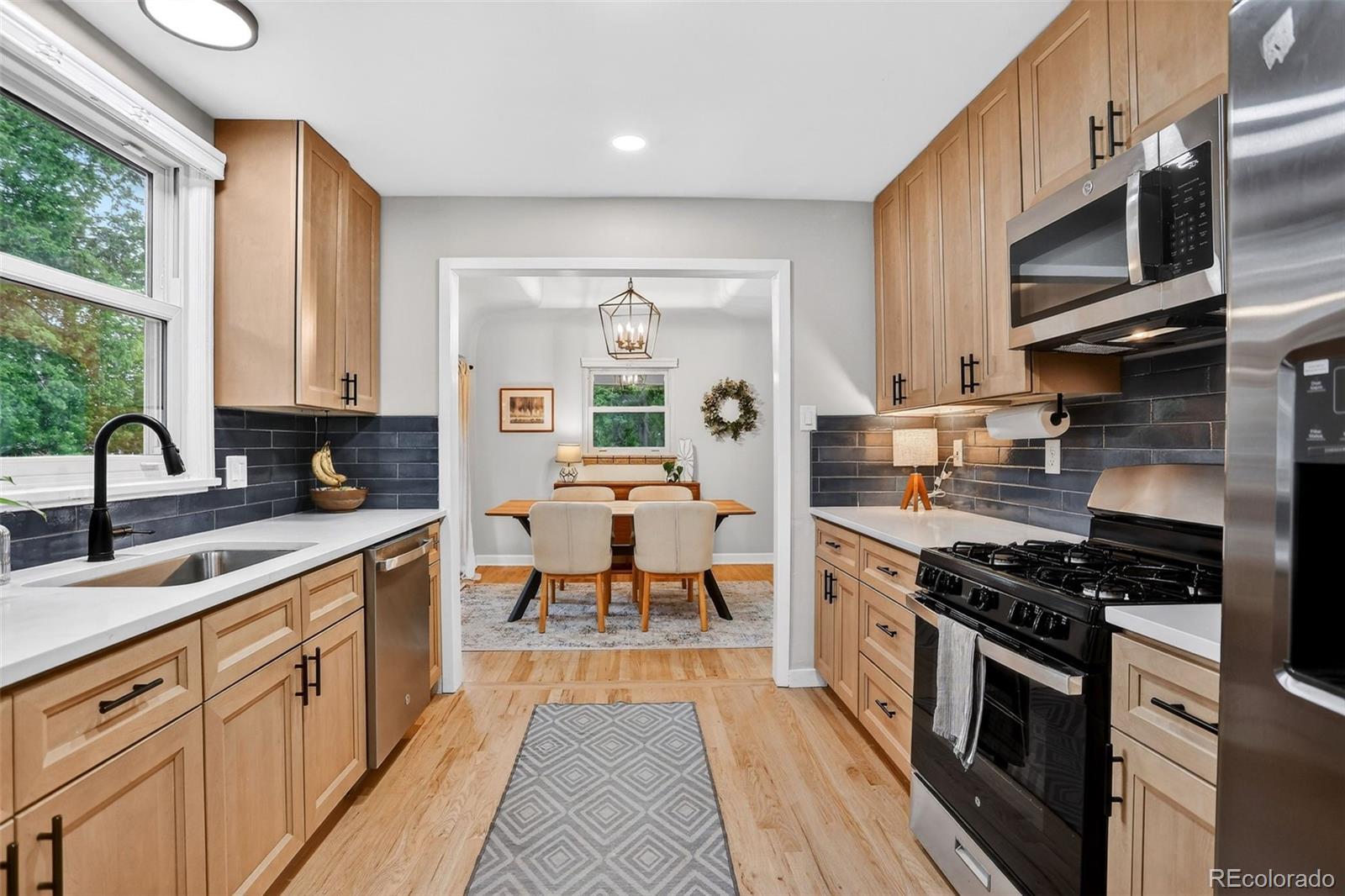 2732 S Downing Circle