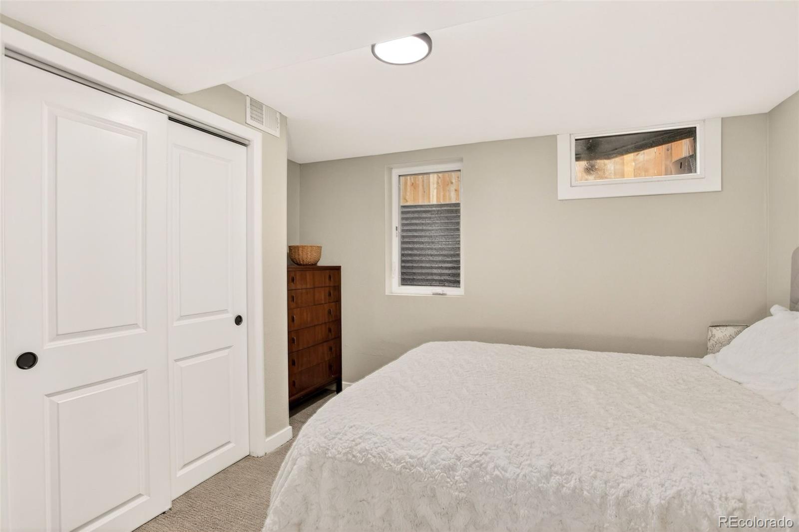 2732 S Downing Circle