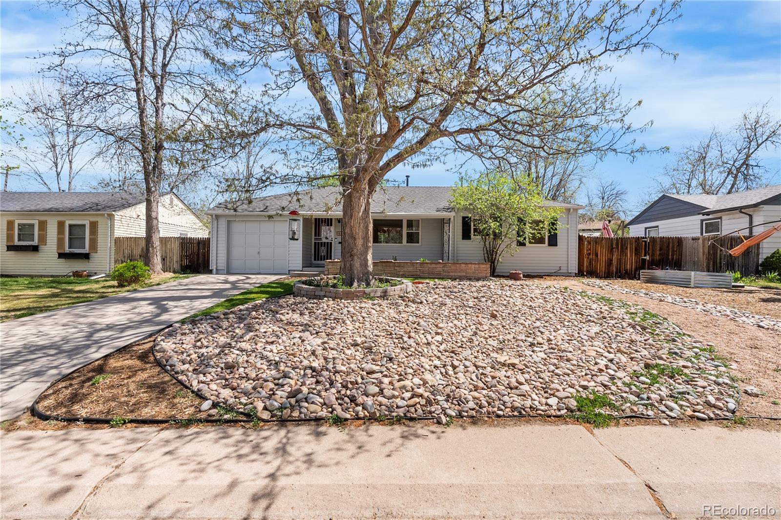3425 E Nielsen Lane