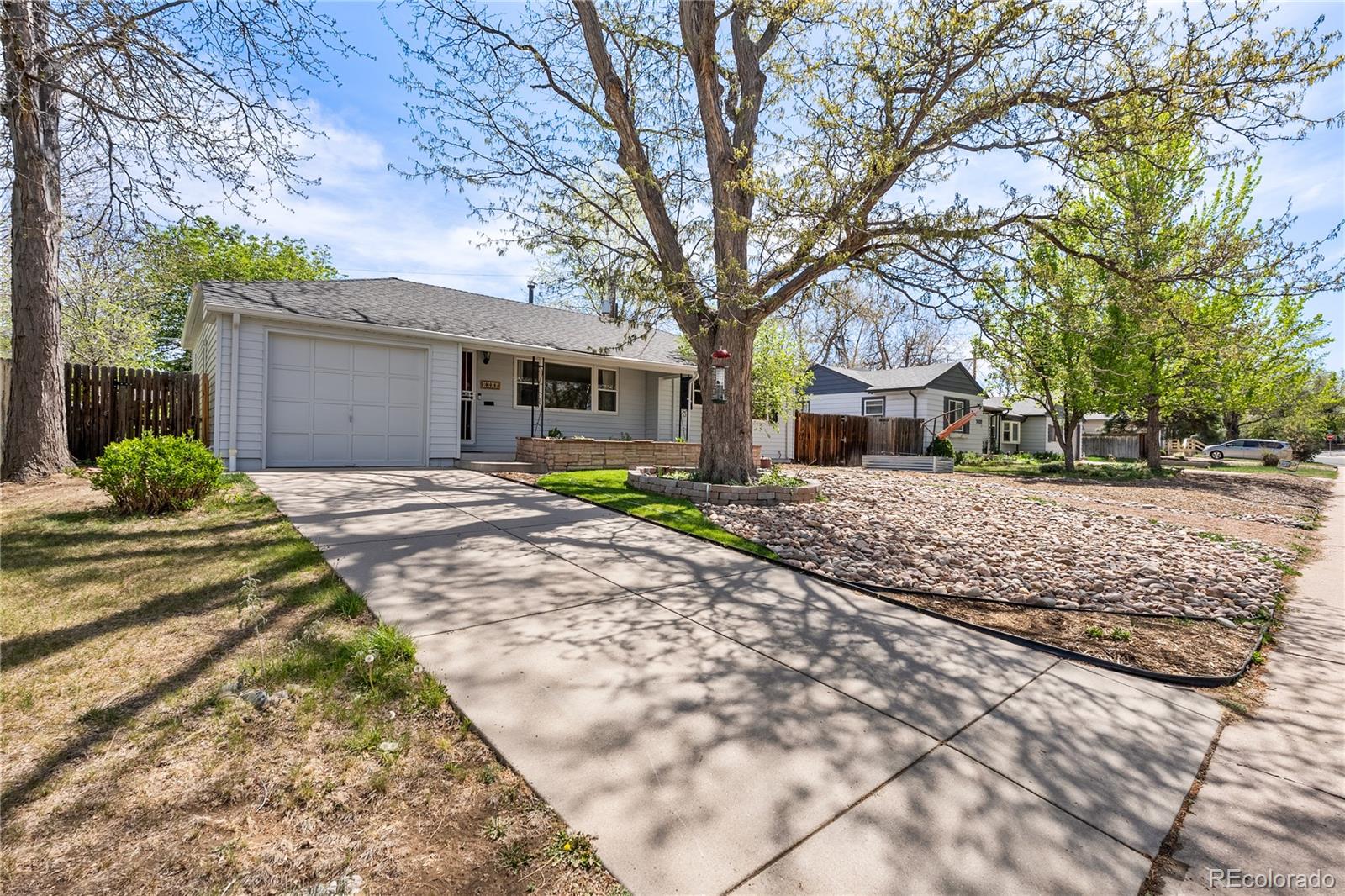 3425 E Nielsen Lane