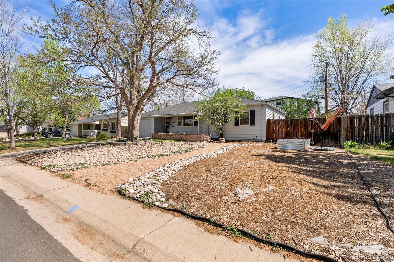 3425 E Nielsen Lane