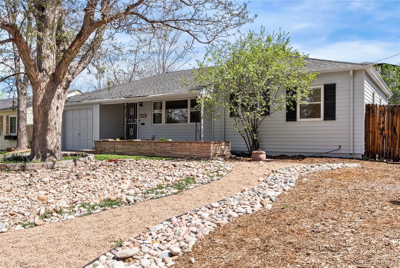 3425 E Nielsen Lane