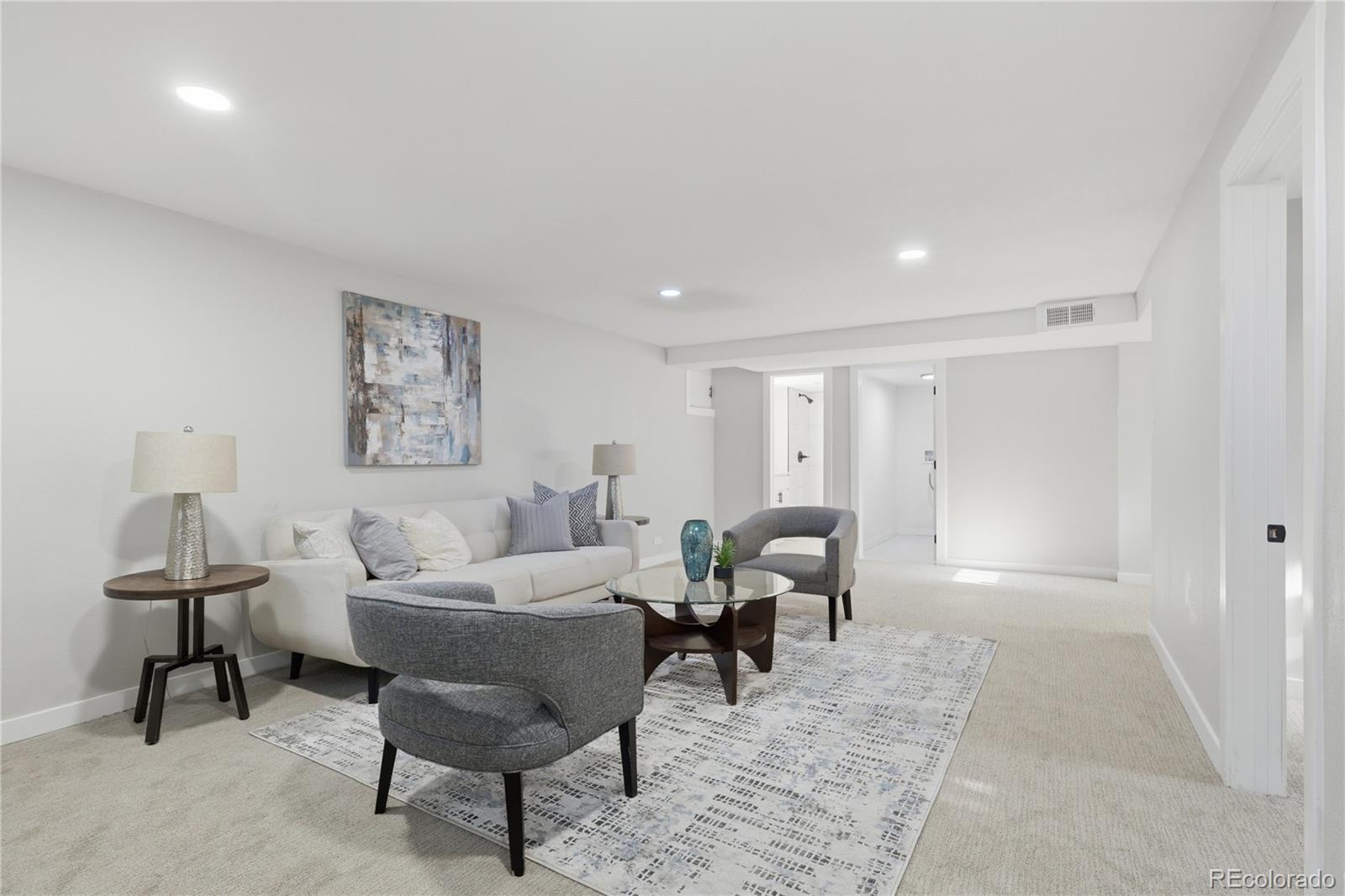 2732 S Downing Circle
