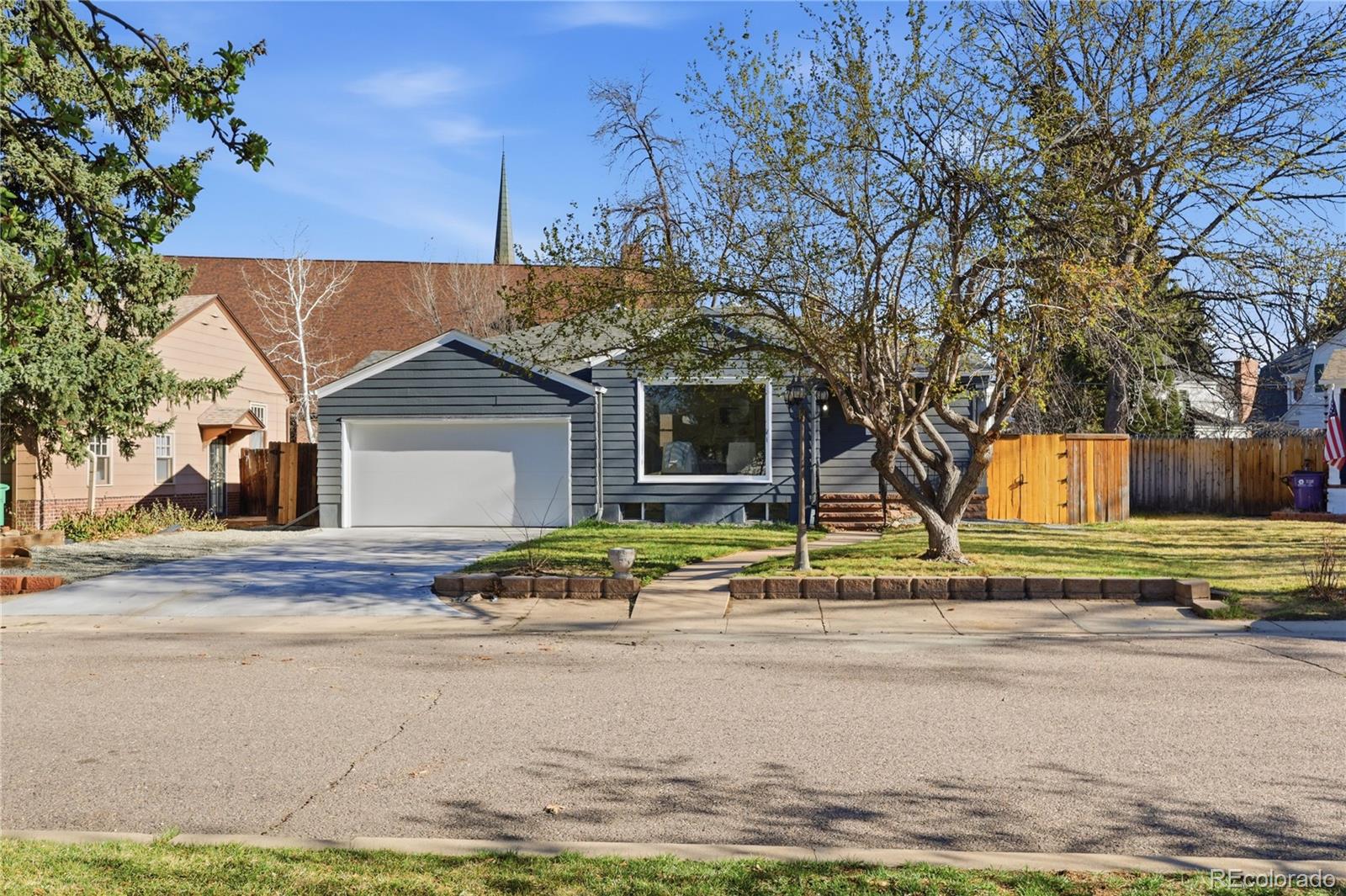 2732 S Downing Circle