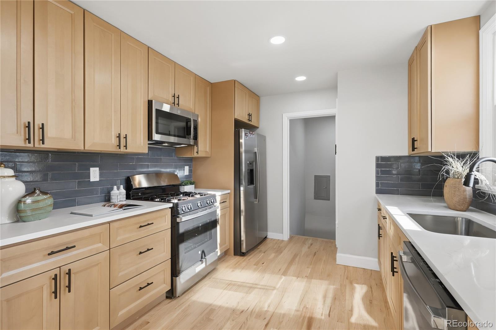 2732 S Downing Circle
