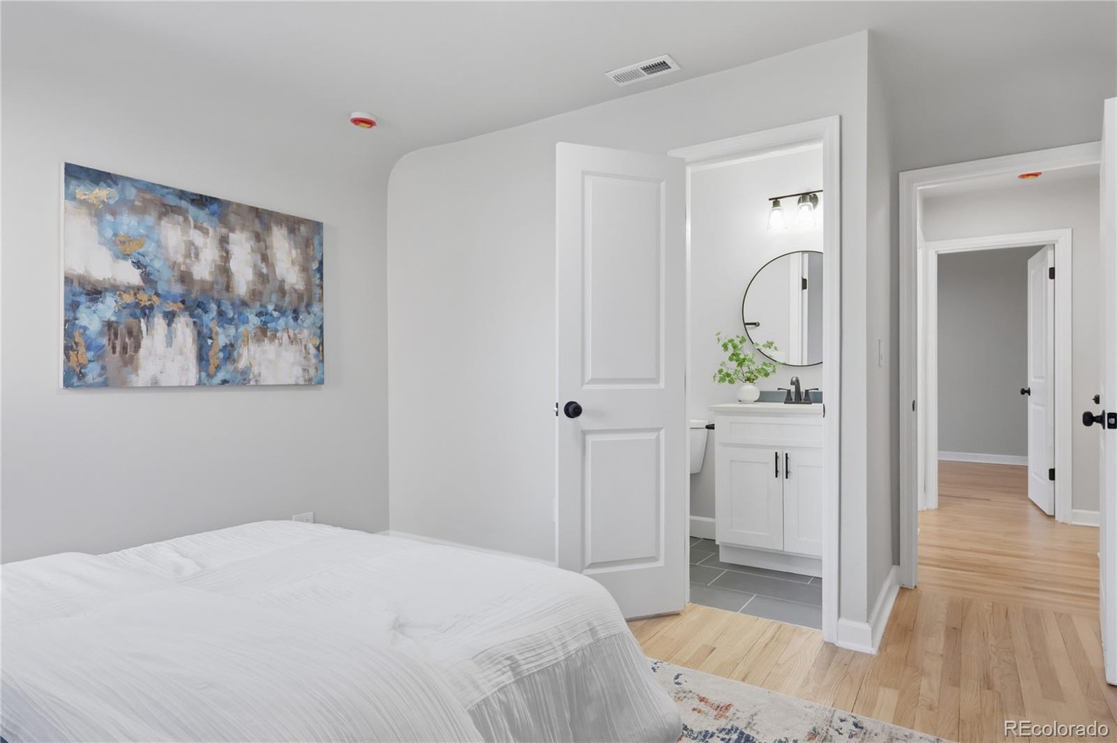 2732 S Downing Circle