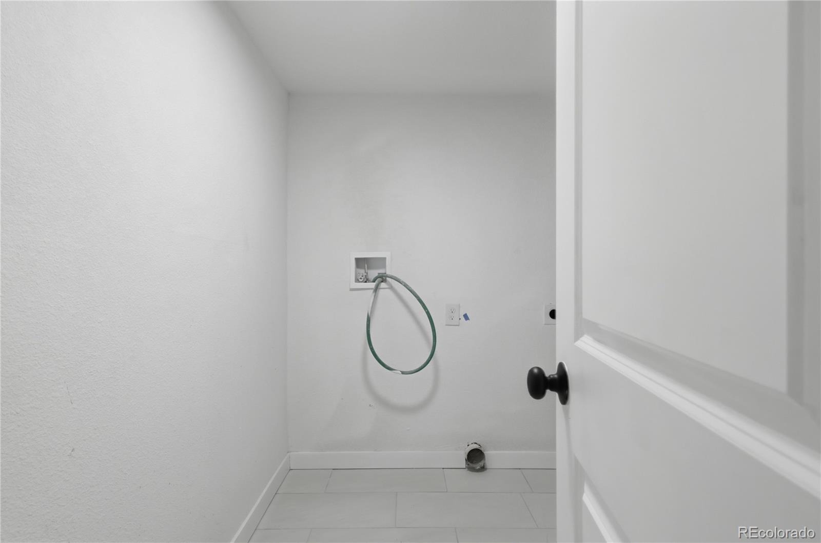 2732 S Downing Circle