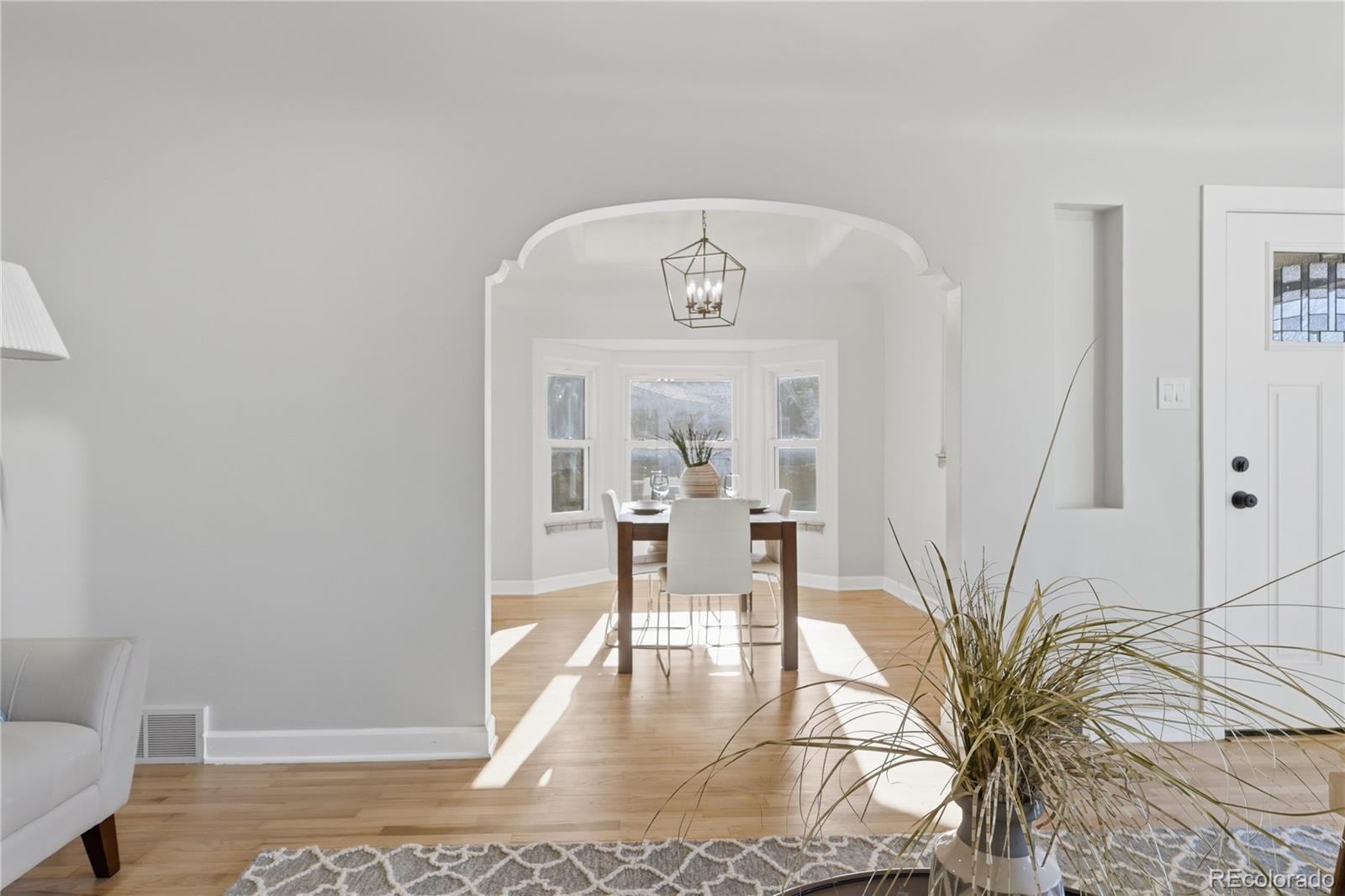 2732 S Downing Circle