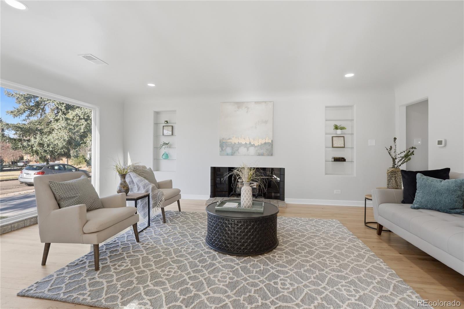 2732 S Downing Circle