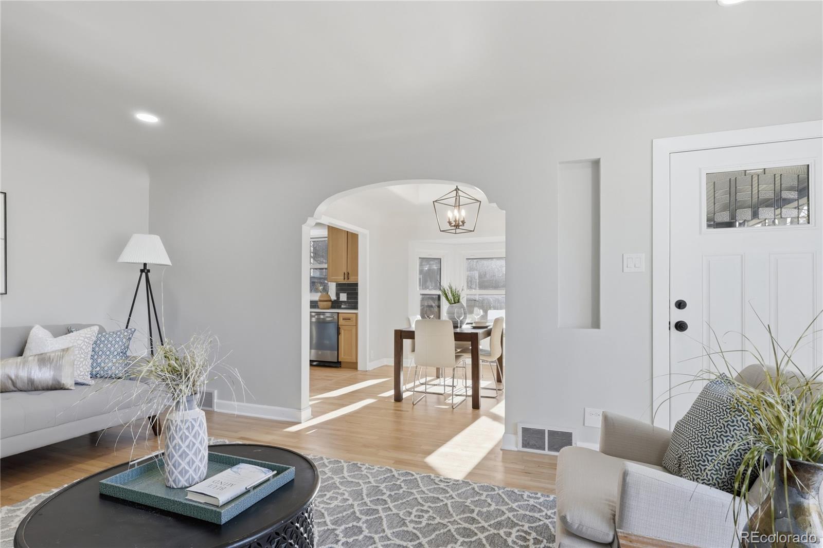 2732 S Downing Circle