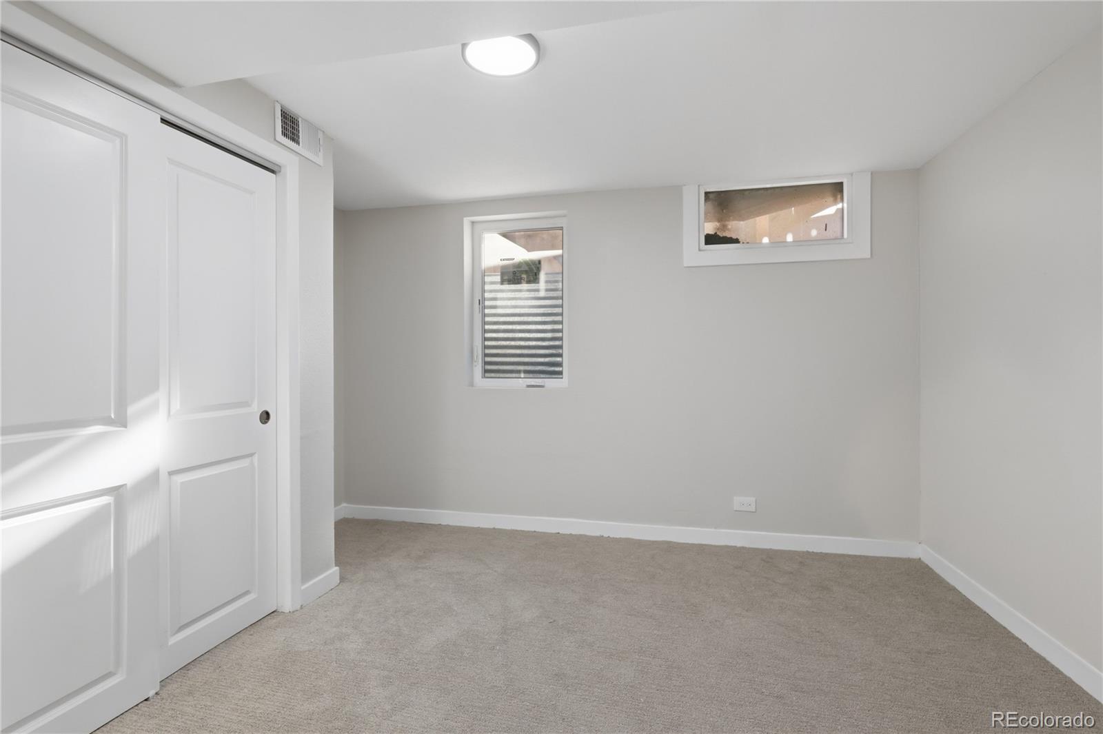 2732 S Downing Circle