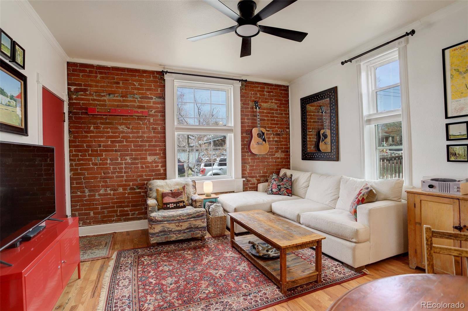 124 E Colorado Avenue Unit: 2