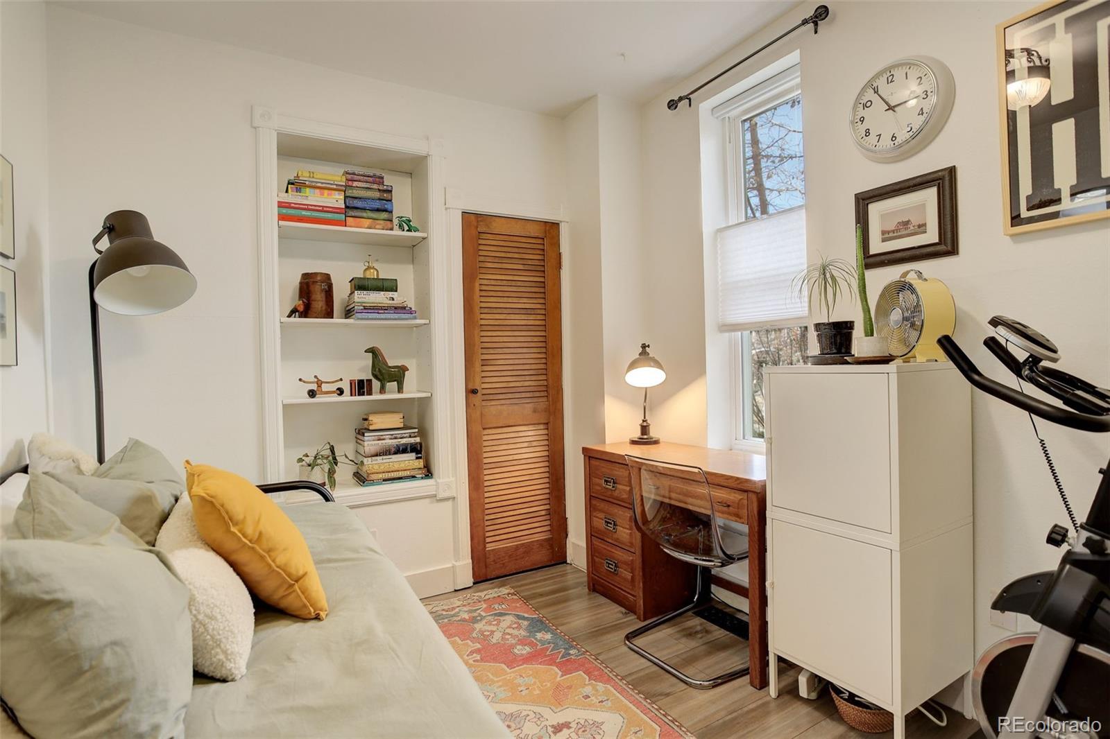 124 E Colorado Avenue Unit: 2