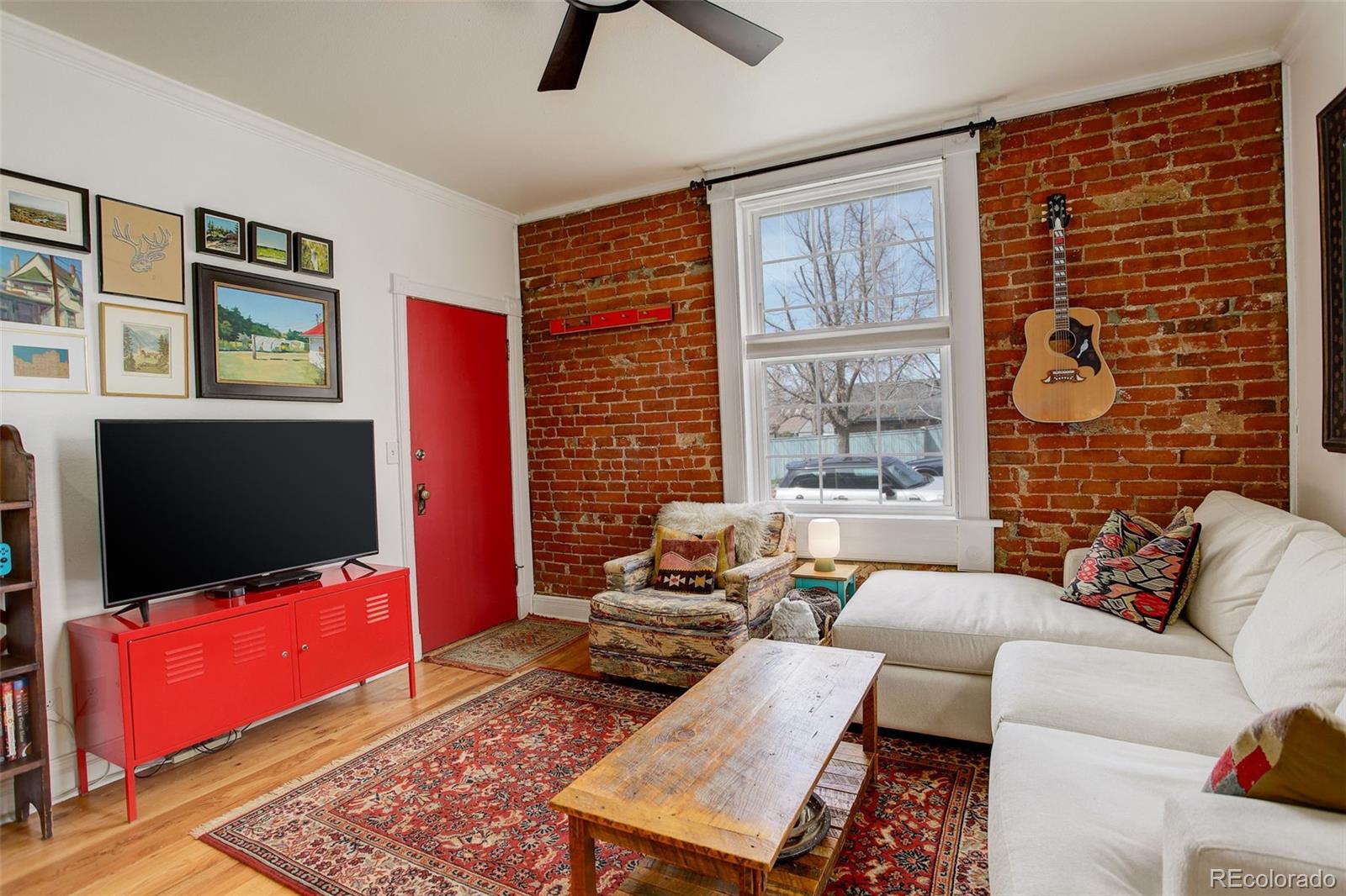 124 E Colorado Avenue Unit: 2