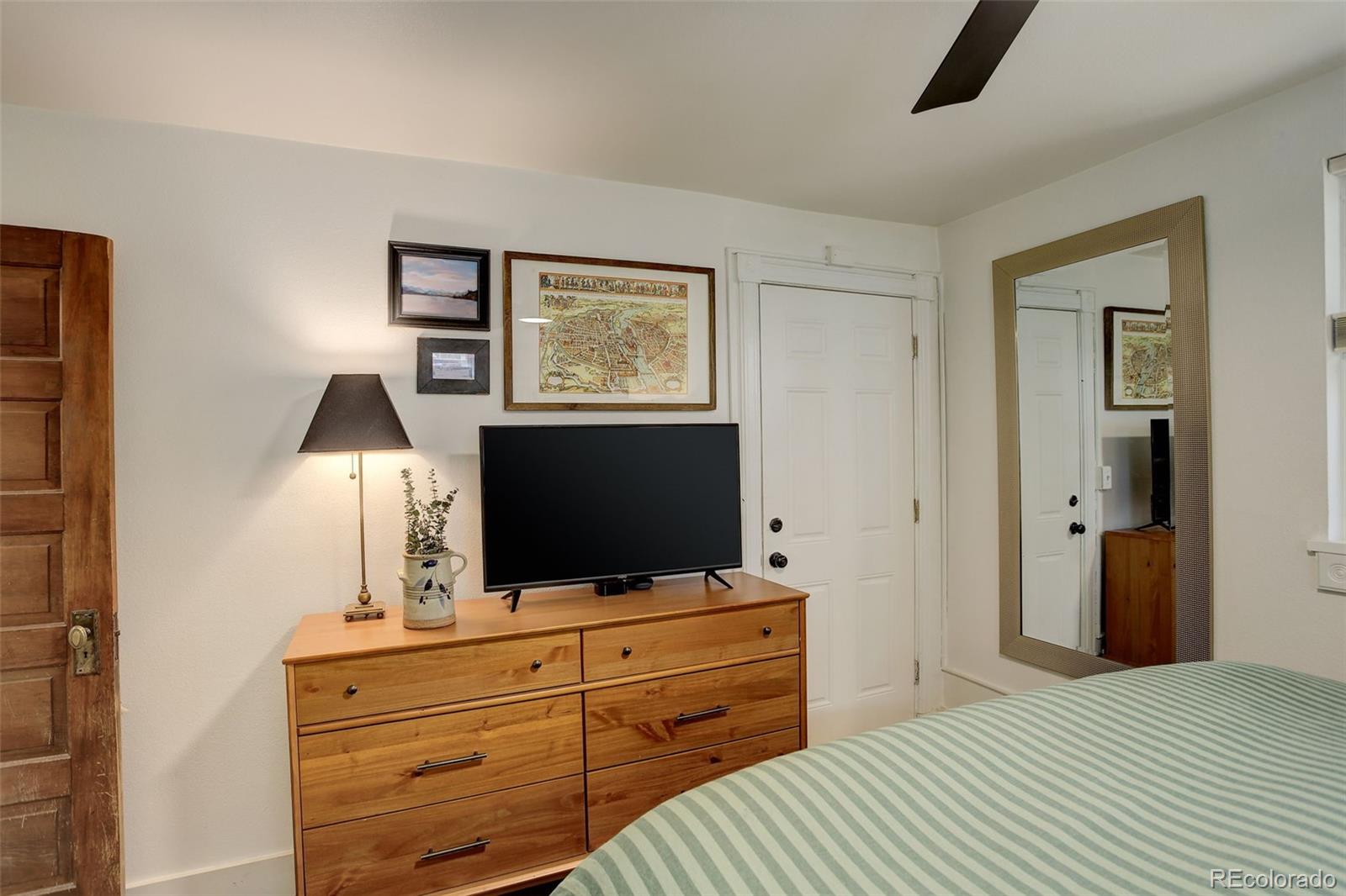 124 E Colorado Avenue Unit: 2