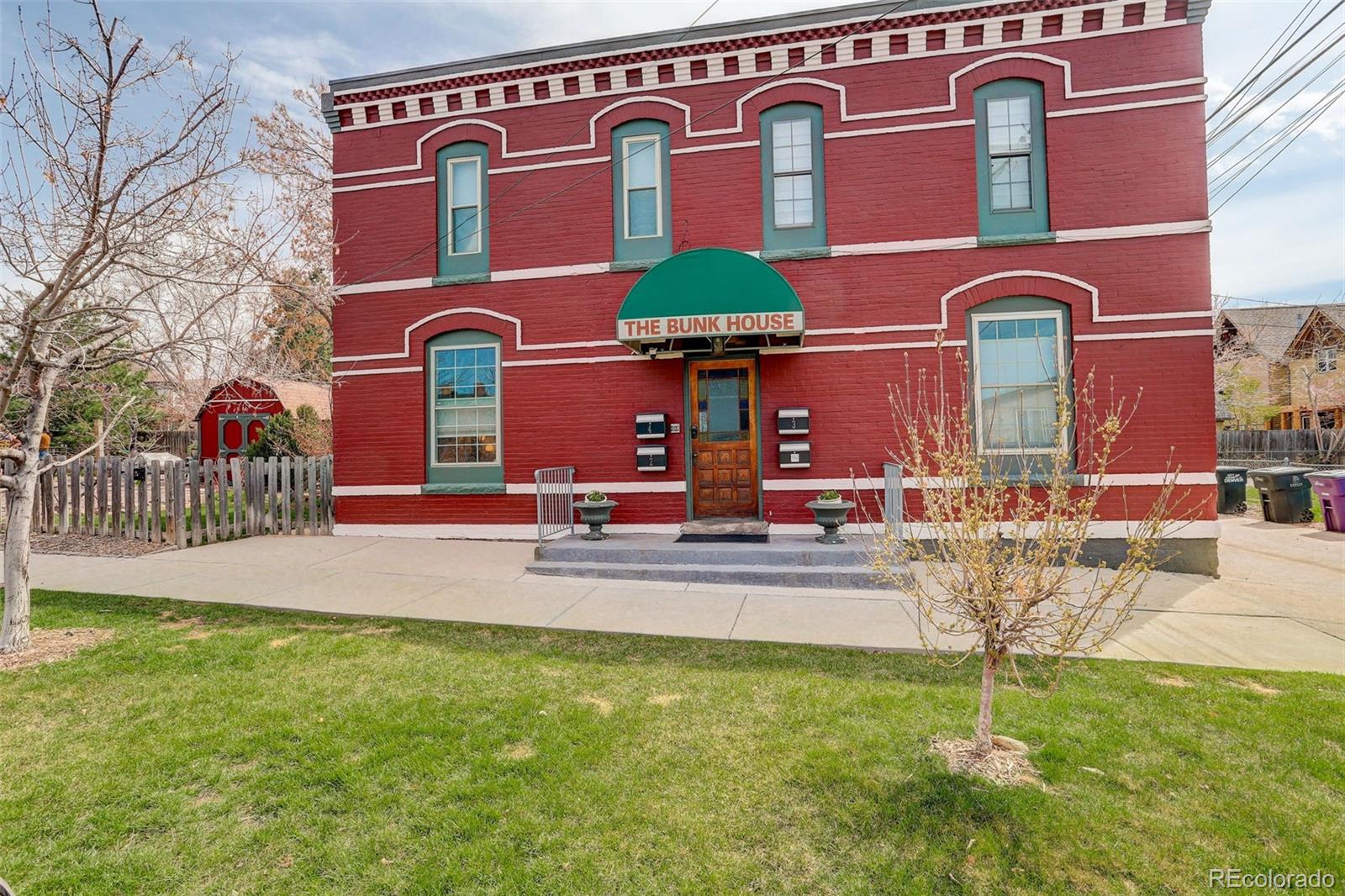 124 E Colorado Avenue Unit: 2