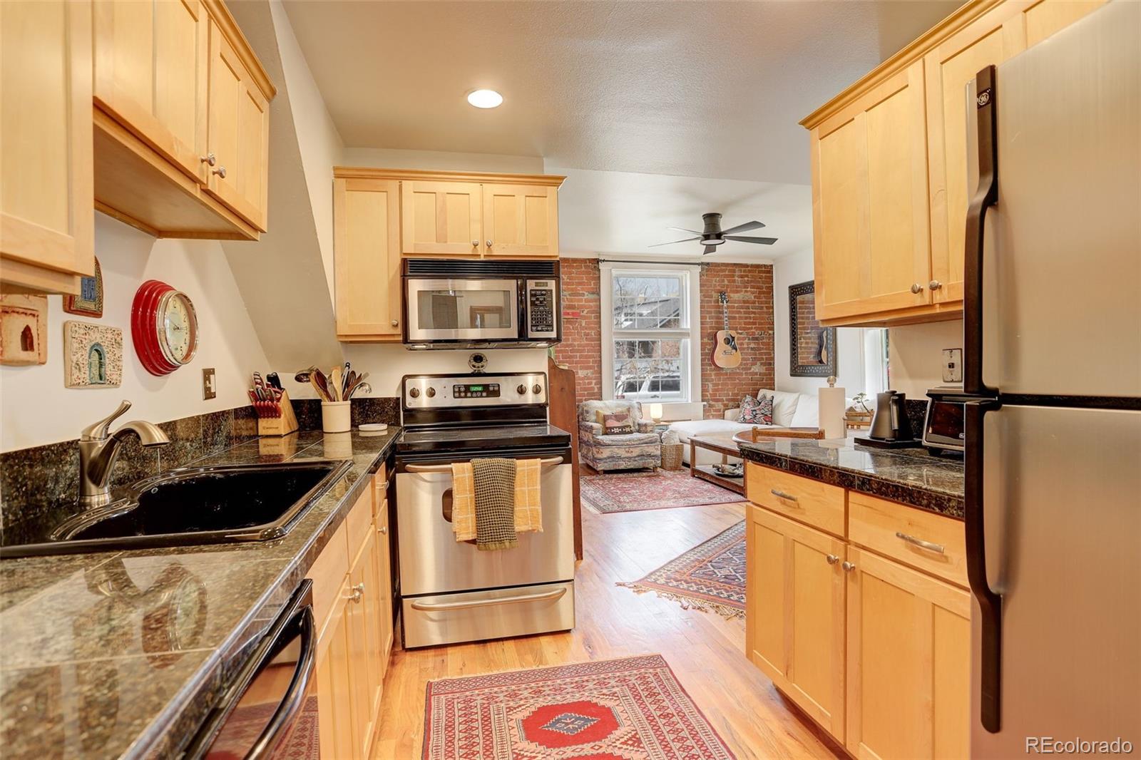 124 E Colorado Avenue Unit: 2