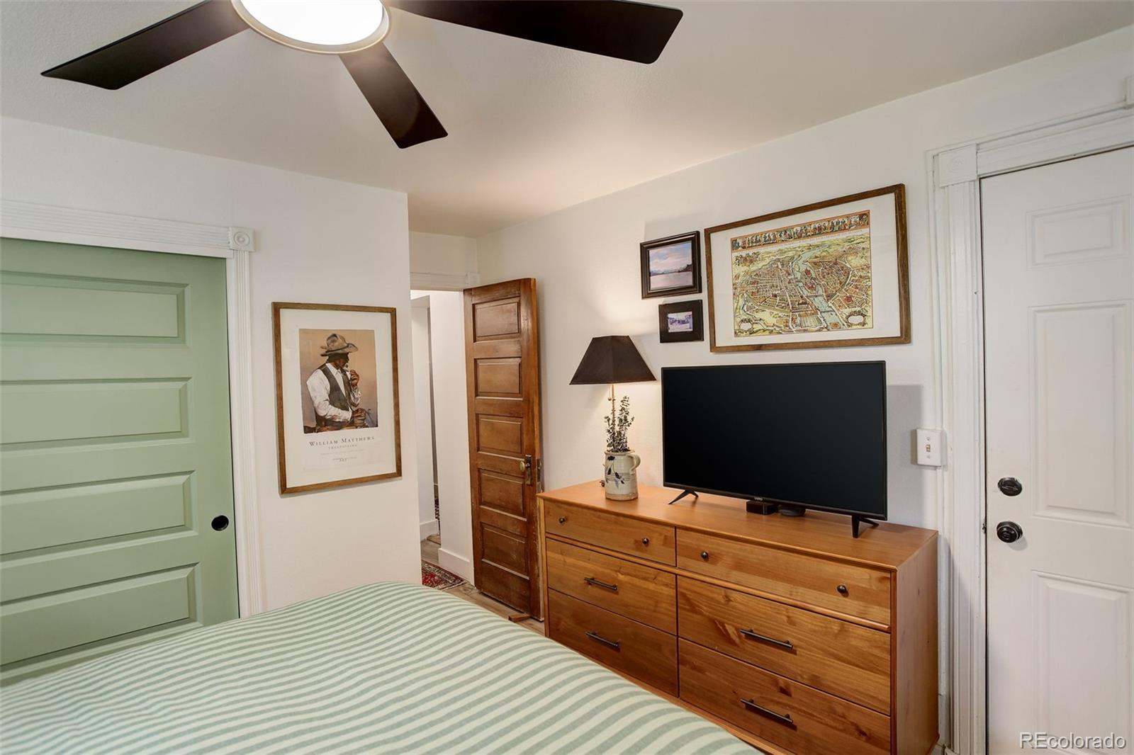 124 E Colorado Avenue Unit: 2