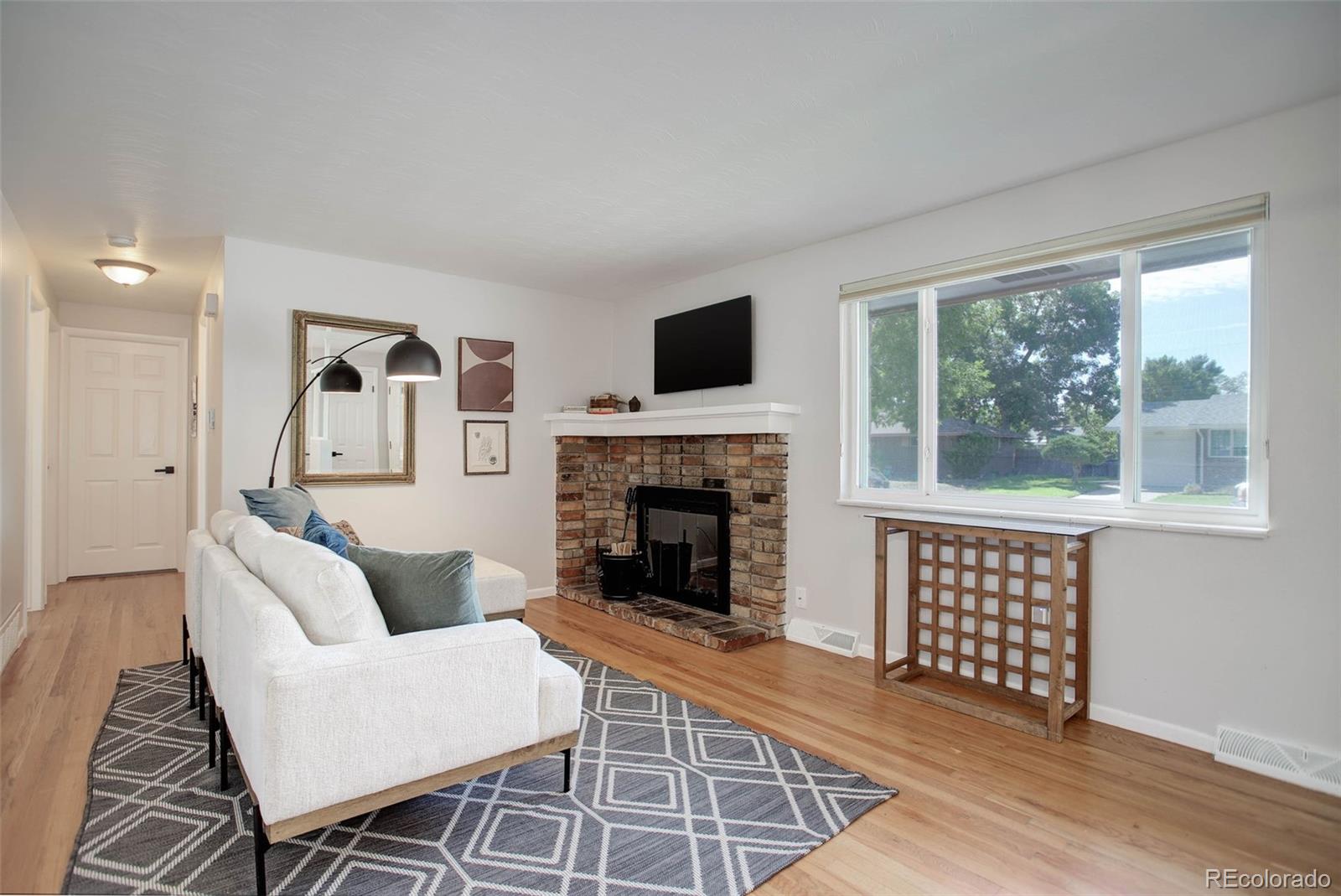 3541 W Patterson Place