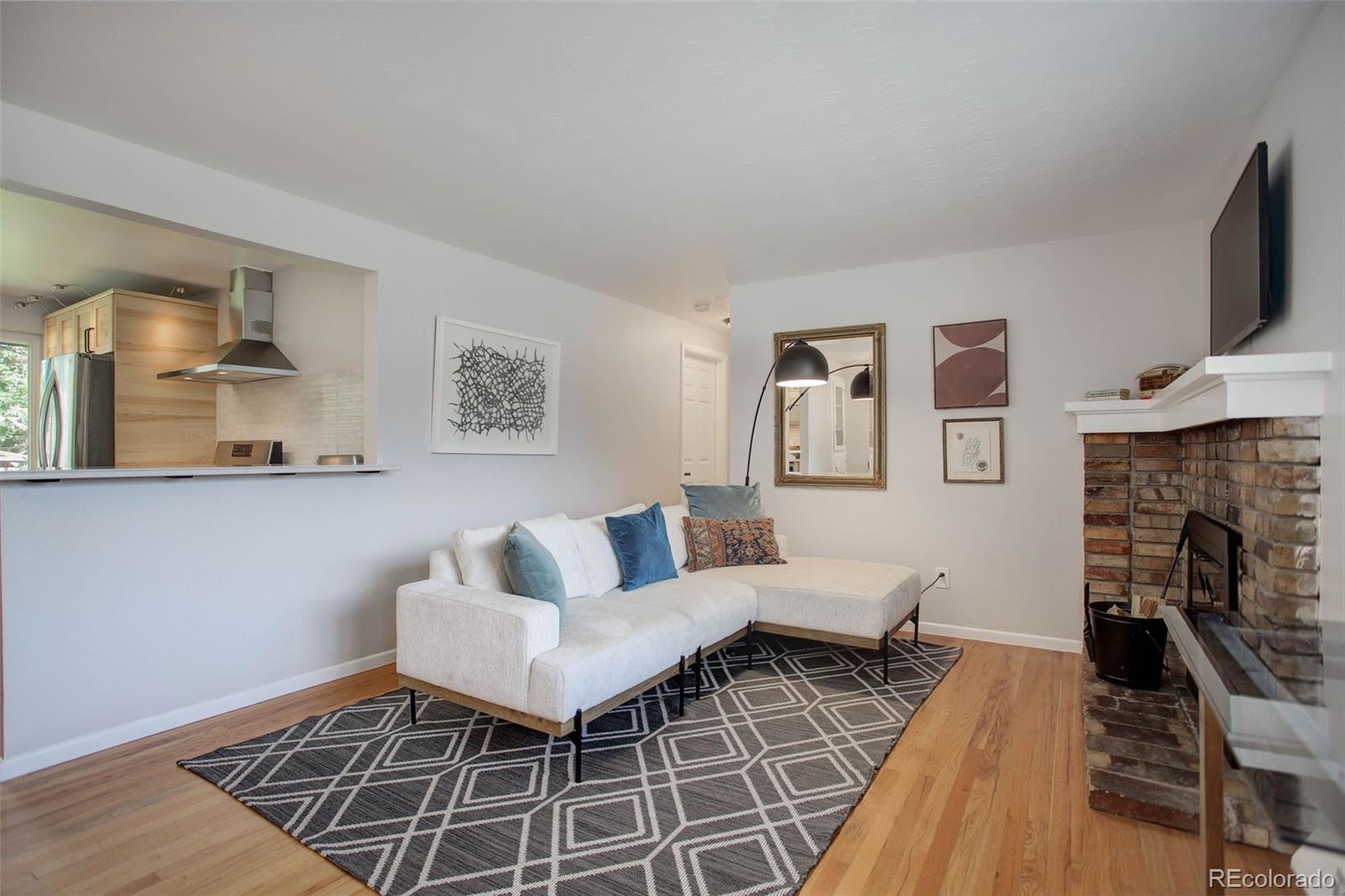 3541 W Patterson Place