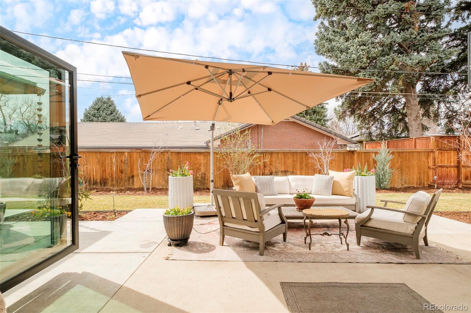 3235 S Saint Paul Street