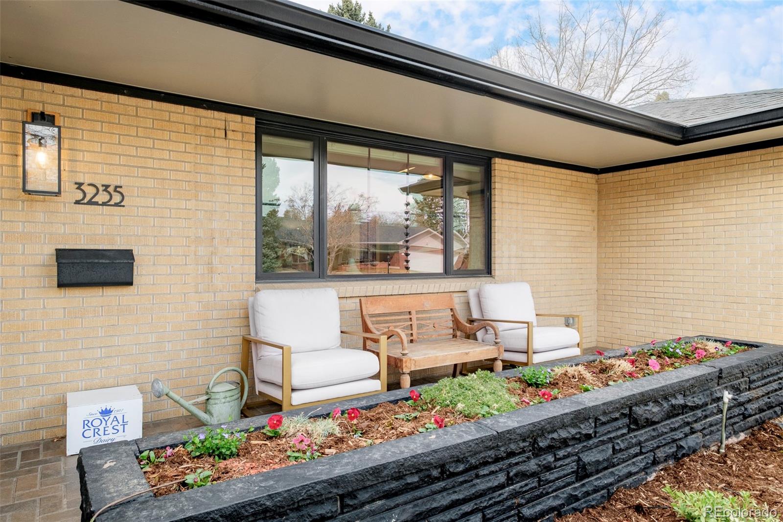 3235 S Saint Paul Street