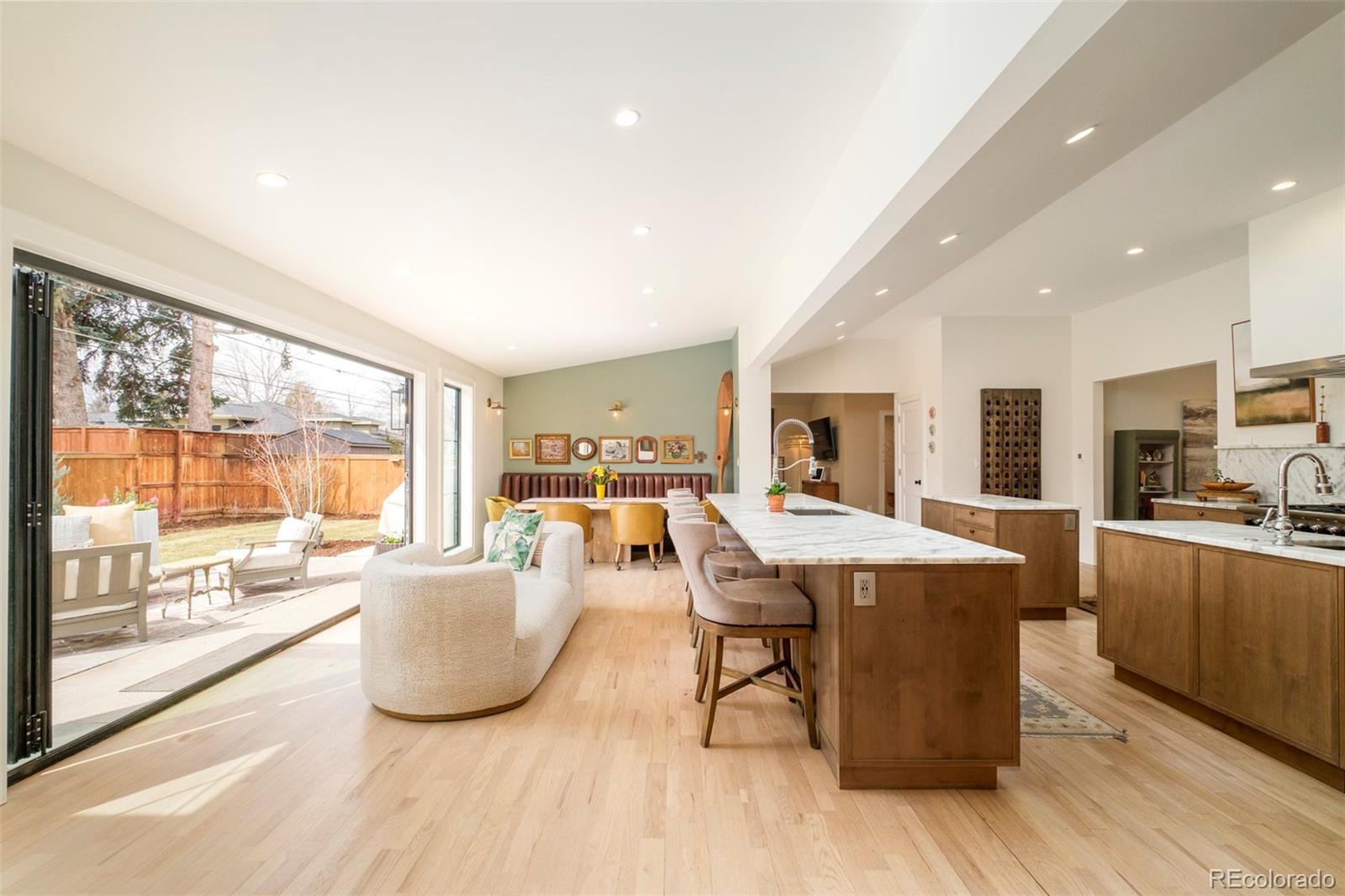 3235 S Saint Paul Street