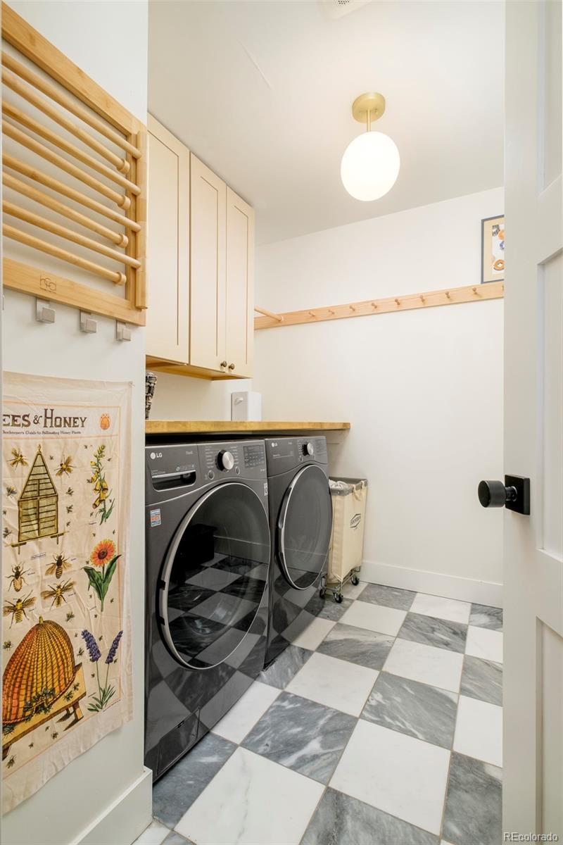 3235 S Saint Paul Street