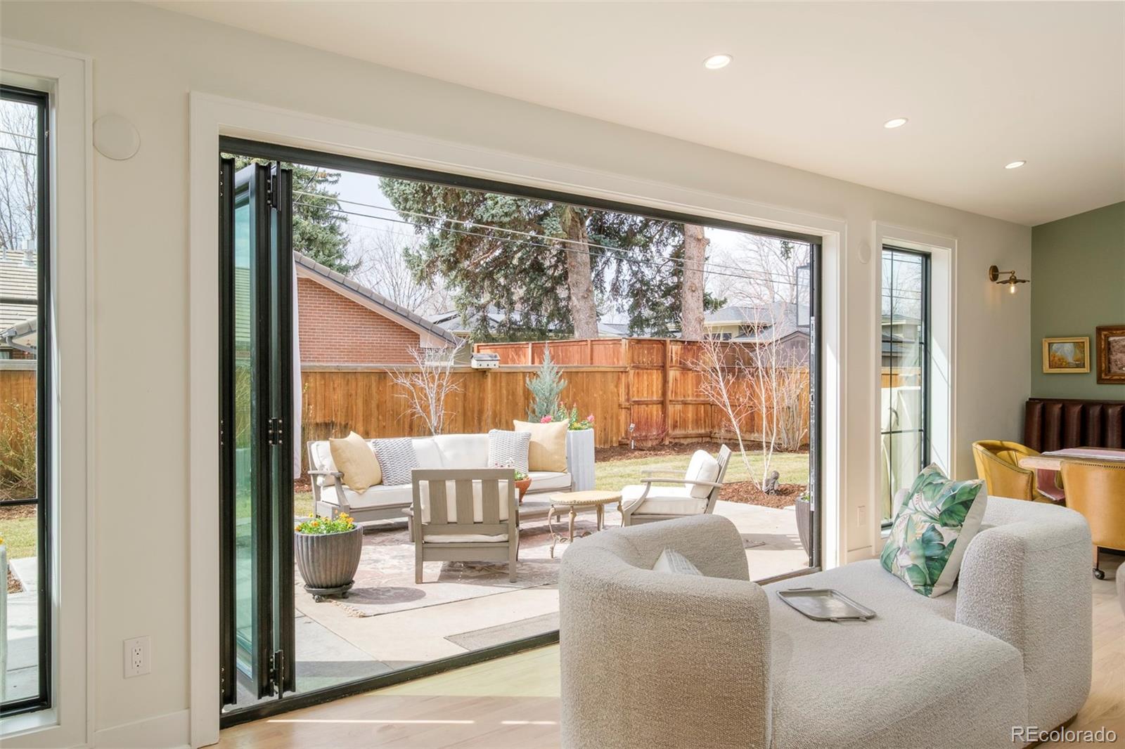 3235 S Saint Paul Street