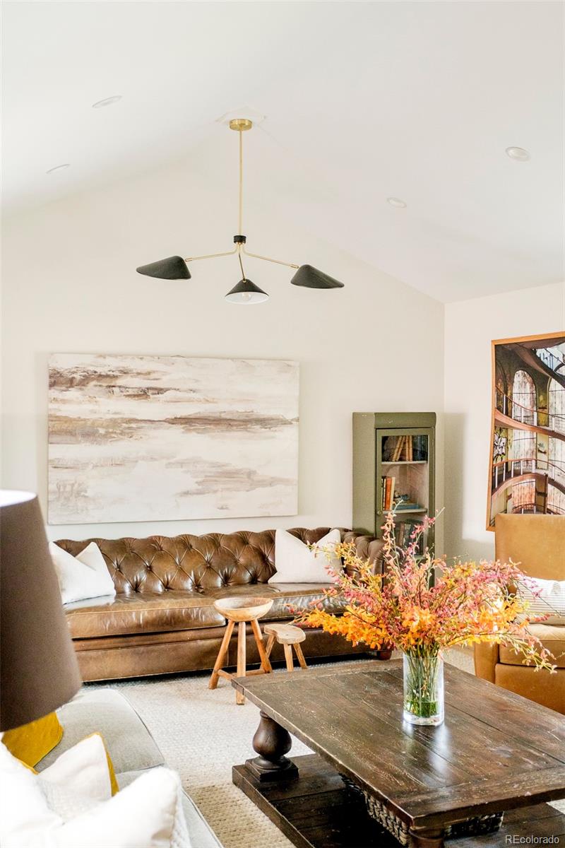 3235 S Saint Paul Street