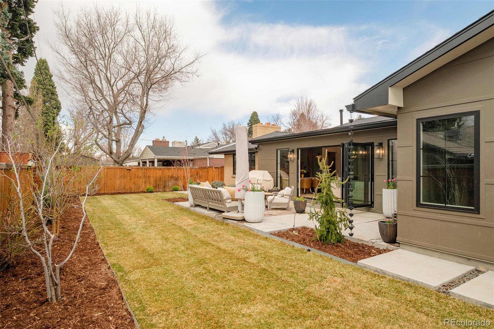 3235 S Saint Paul Street