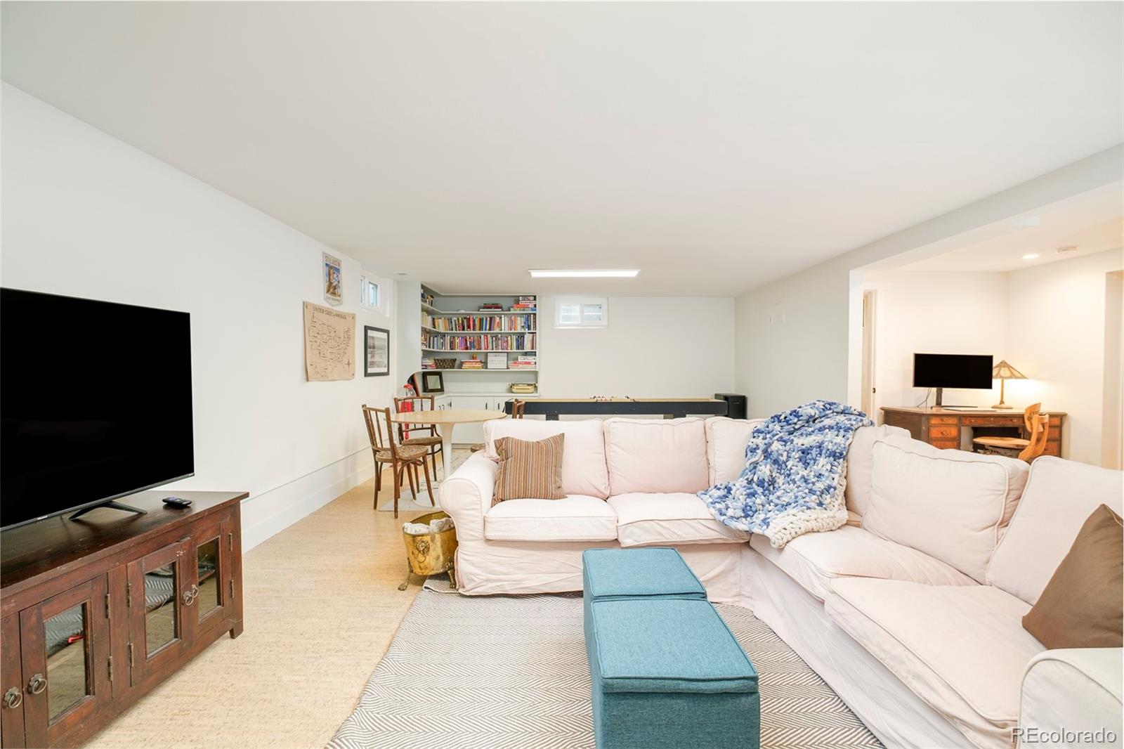 3235 S Saint Paul Street