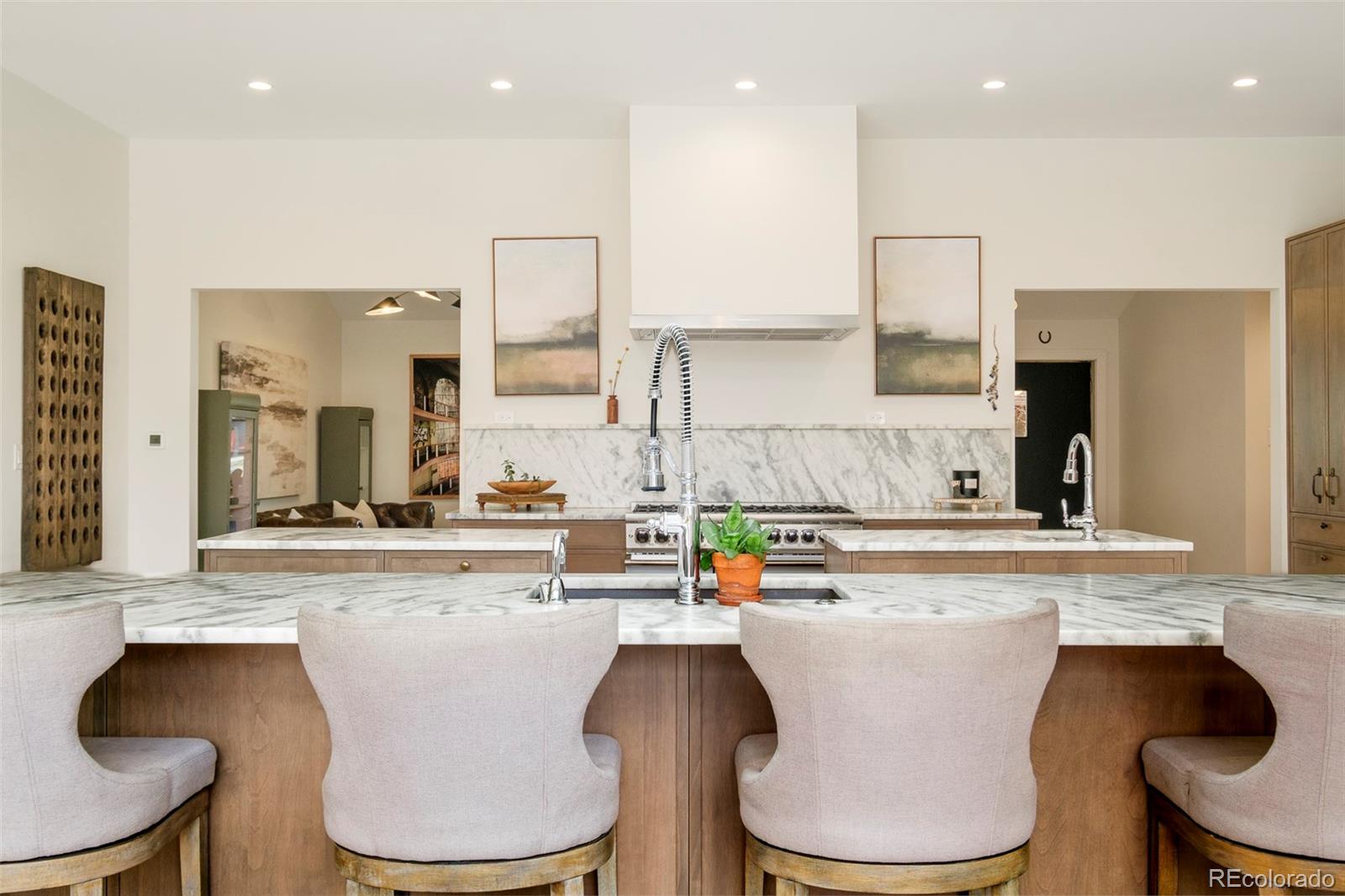 3235 S Saint Paul Street