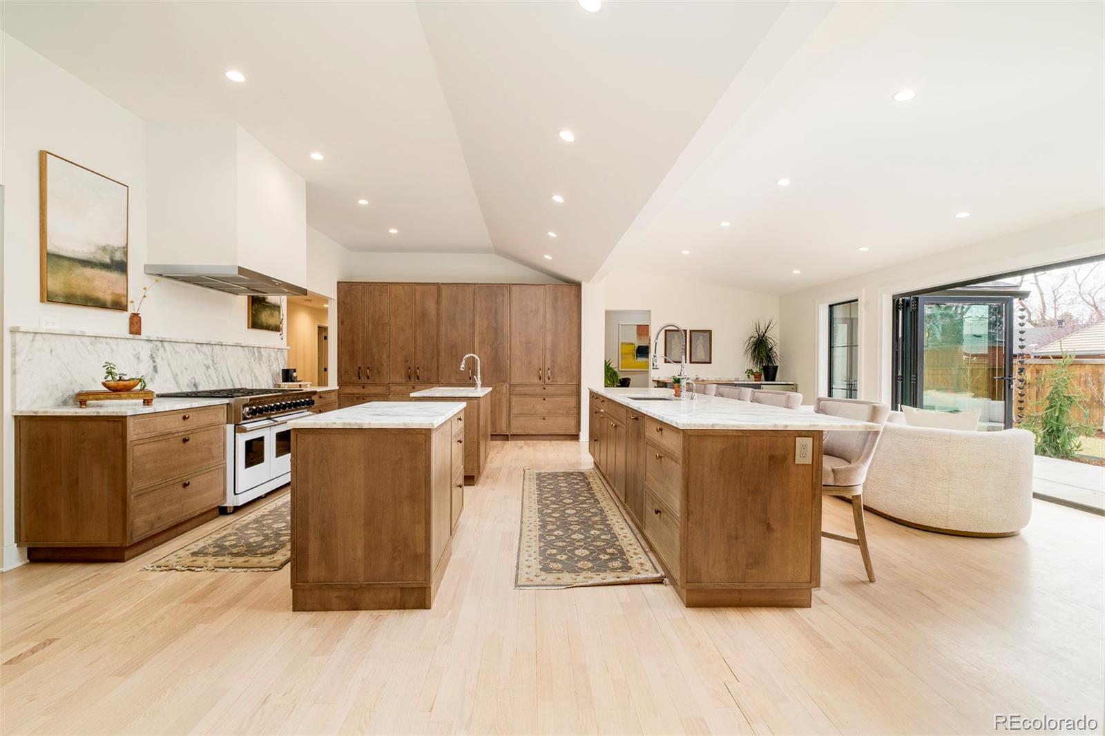 3235 S Saint Paul Street