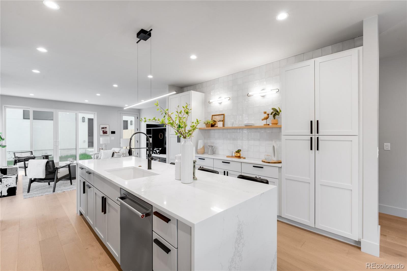 2520 S Cherokee Street