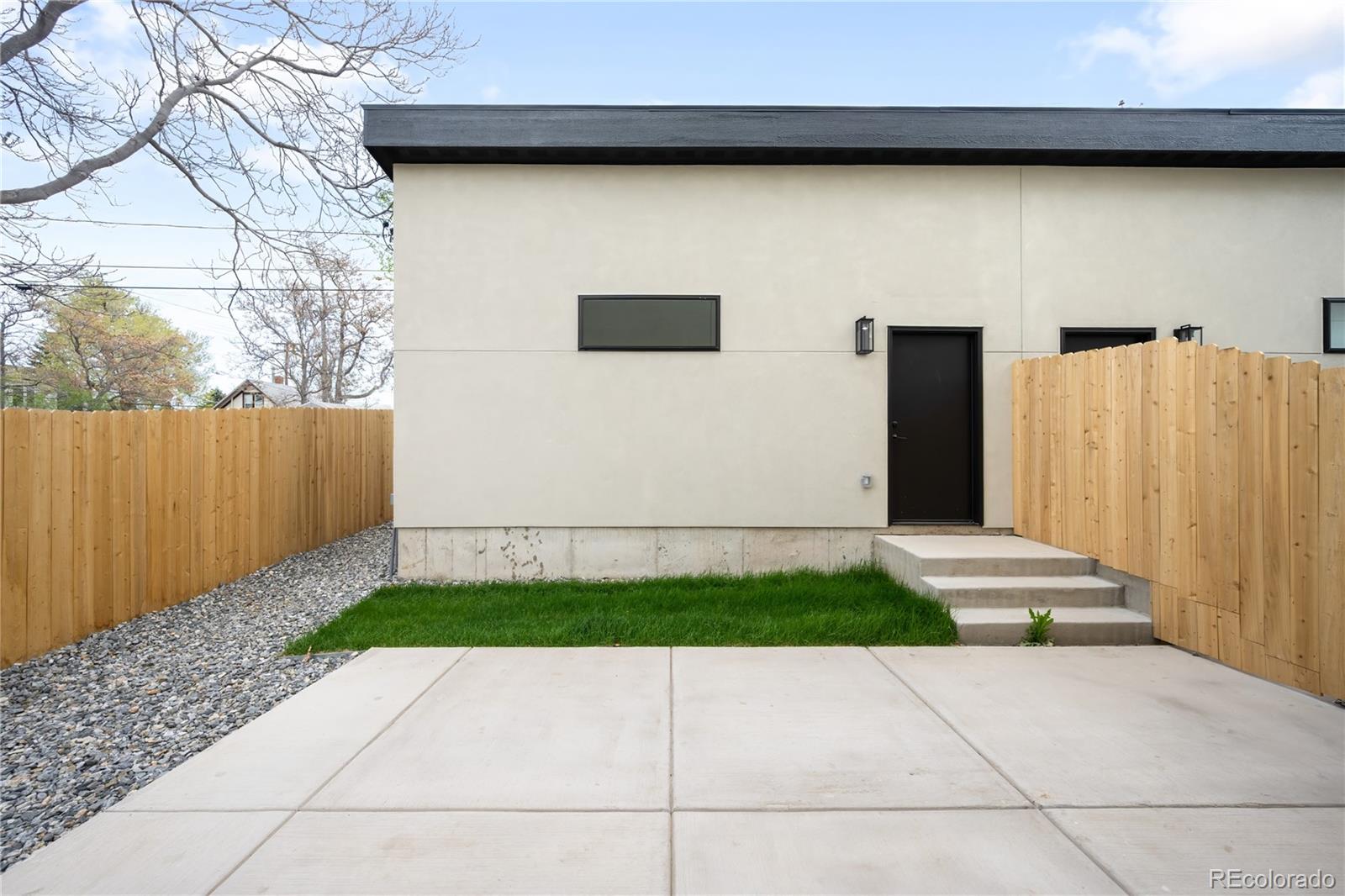 2520 S Cherokee Street