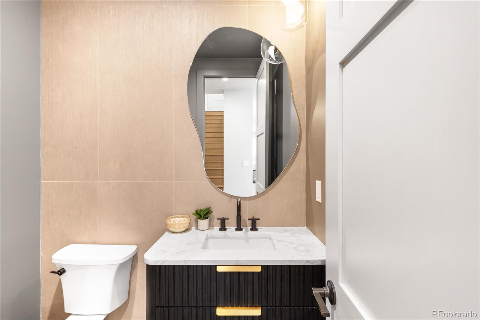 2520 S Cherokee Street